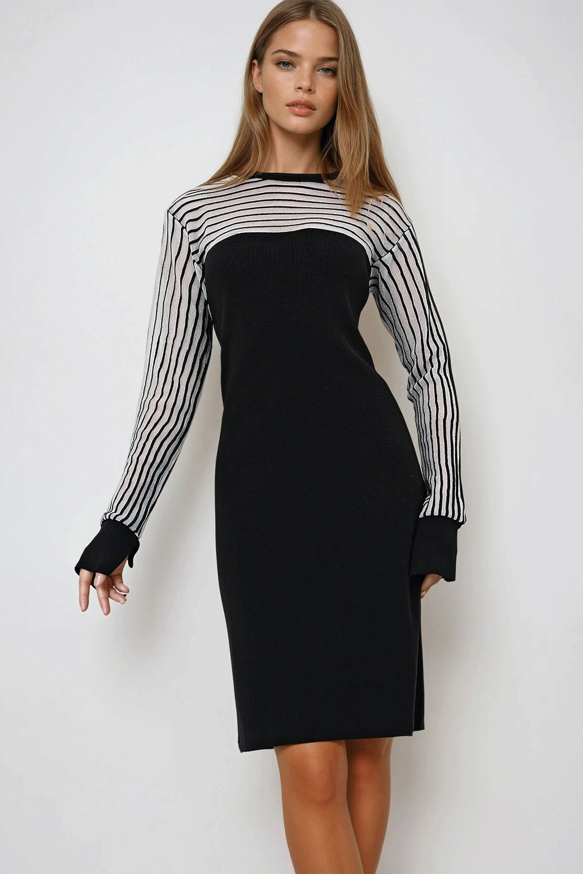 Siyah Bisiklet Yaka Omuzları Tül Detaylı Midi Boy Mevsimlik Elbise