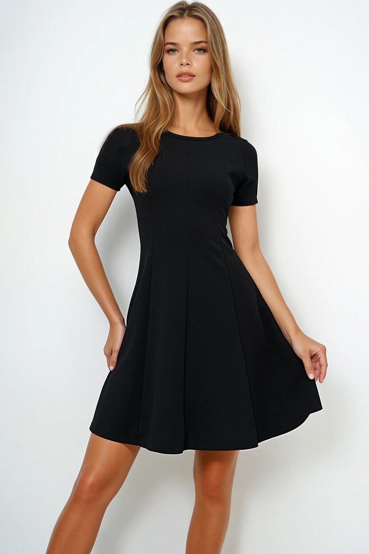 Siyah Bisiklet Yaka Parçalı Örme Krep Midi Boy Elbise