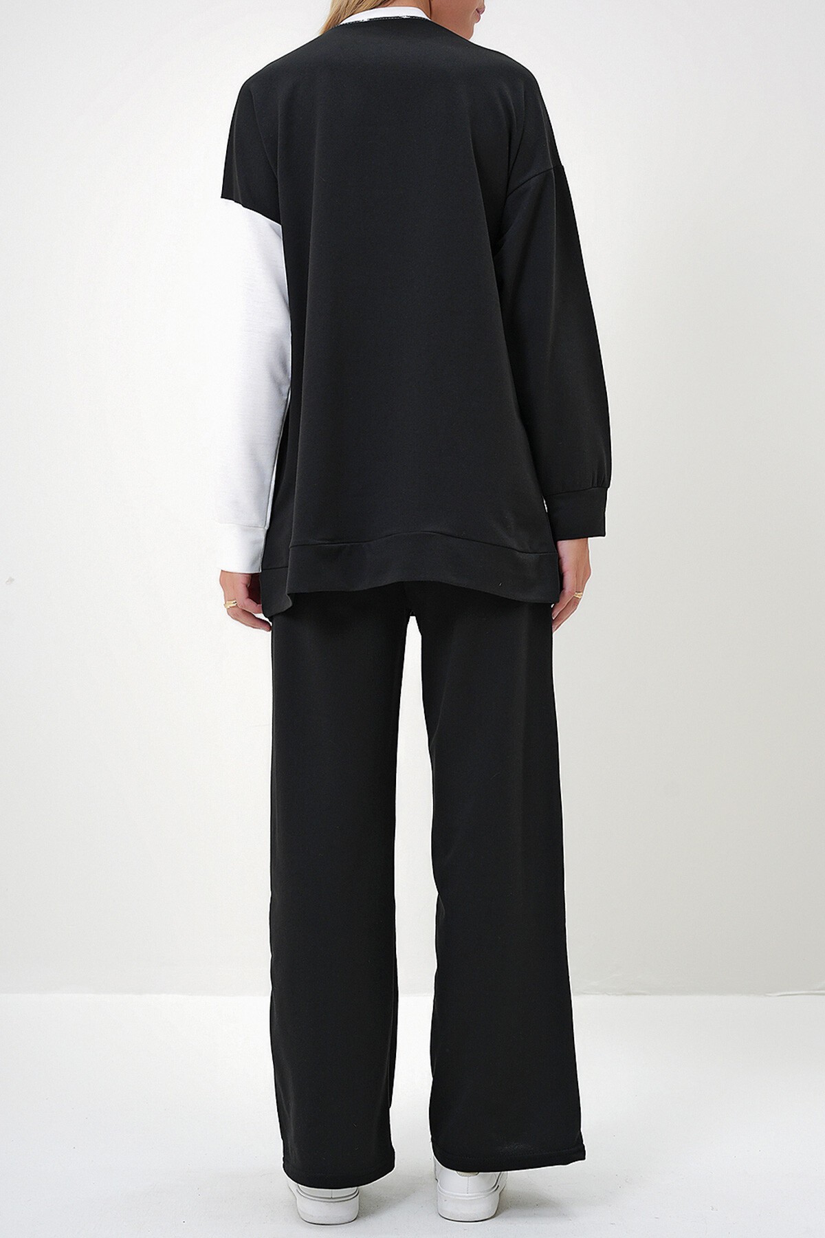 Siyah Bisiklet Yaka Renk Bloklu İki İplik Alt Üst Takım