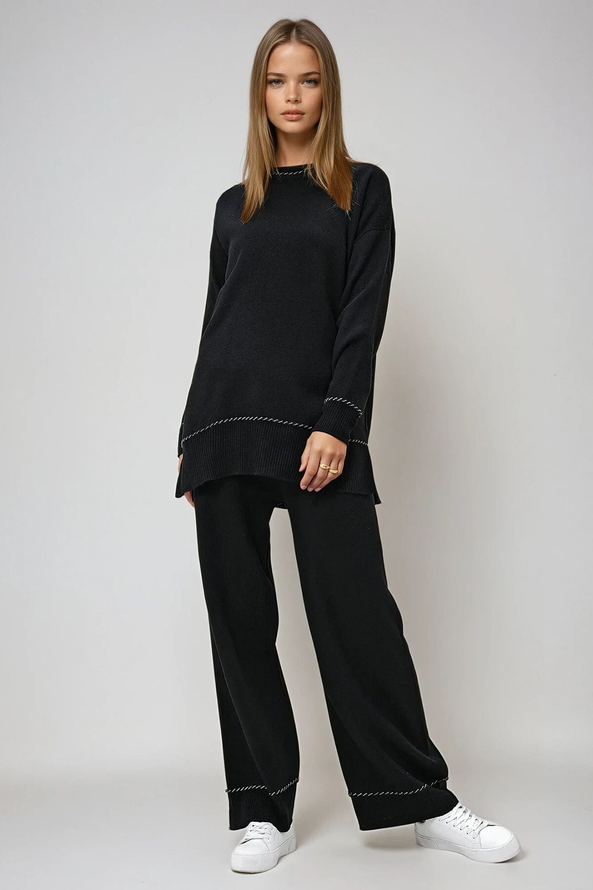 Siyah Bisiklet Yaka Şerit Detaylı  Triko Bluz Ve Pantolon Takım