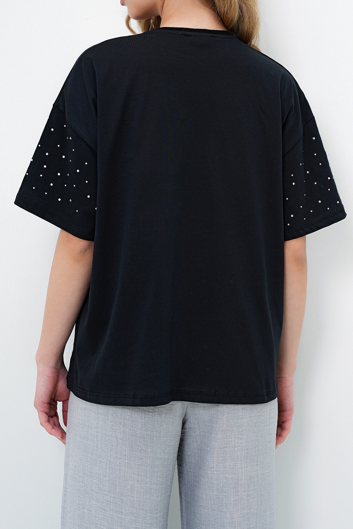 Siyah Bisiklet Yaka Taş İşlemeli Basic T Shırt