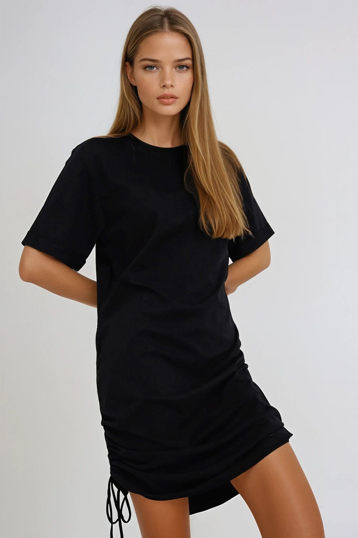 Siyah Bisiklet Yaka Yanı Büzgülü Midi Boy Elbise