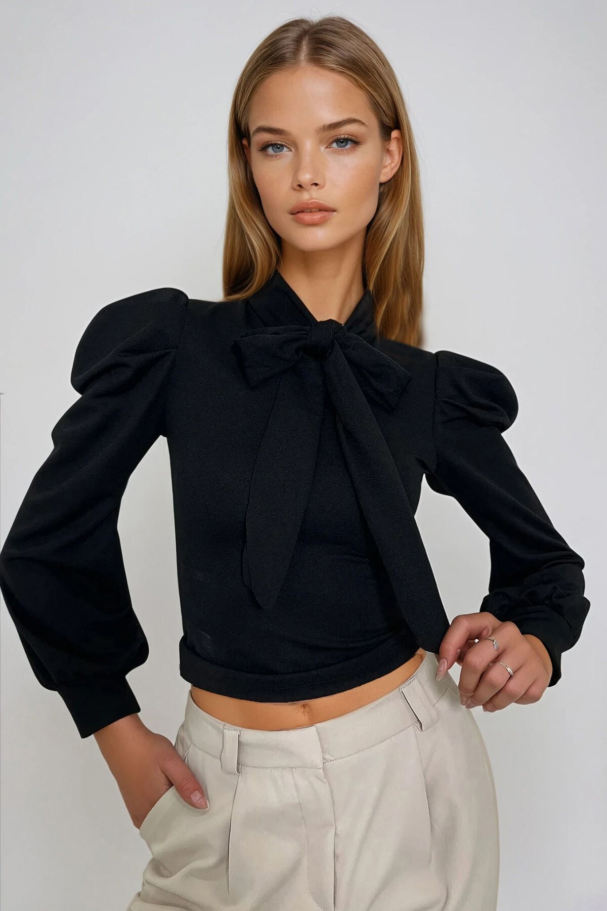 Siyah Boyunden Bağlamalı Prenses Kol Dokuma Bluz