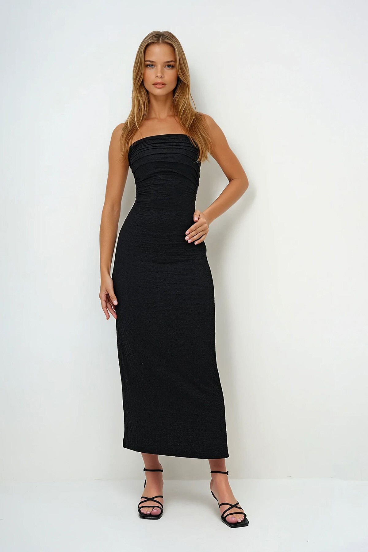 Siyah Bürümcük Kumaş Yanları Büzgülü Yazlık Straplez Elbise