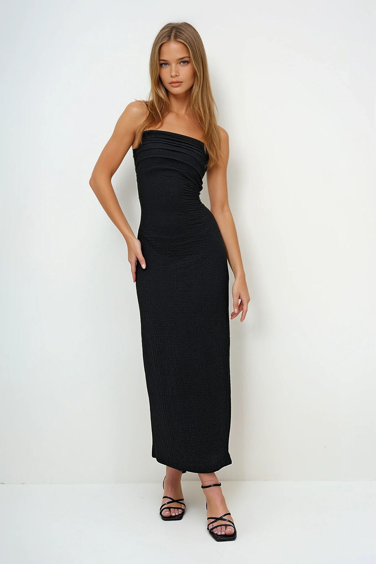 Siyah Bürümcük Kumaş Yanları Büzgülü Yazlık Straplez Elbise