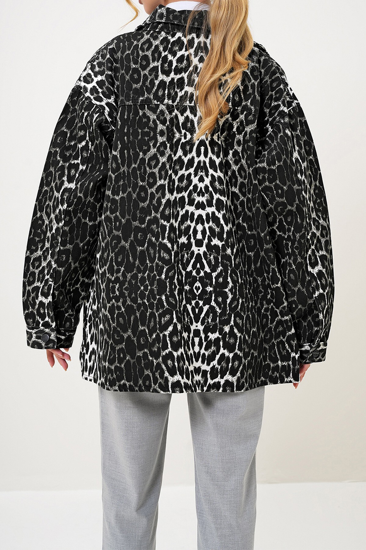 Siyah Çift Cepli Leopar Desenli Oversize Gabardin Ceket