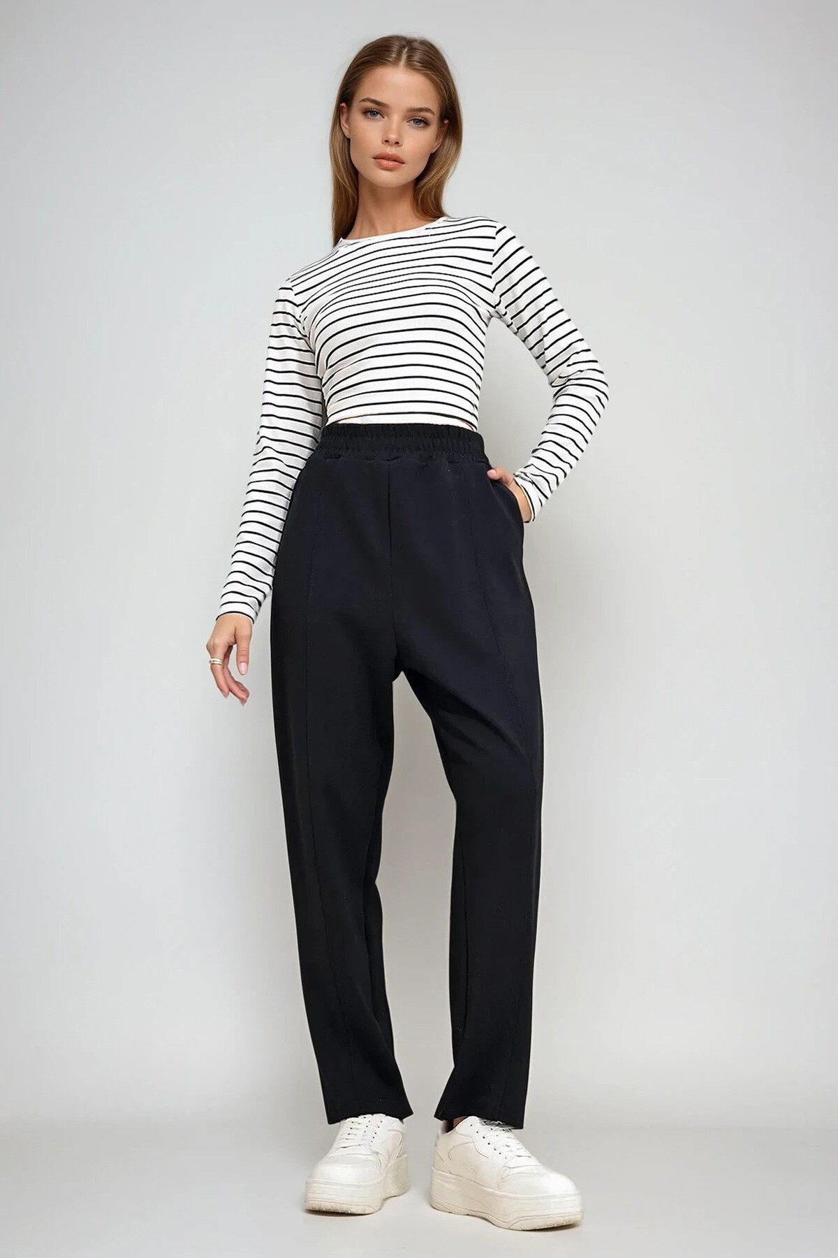 Siyah Çift Cepli Önü Çimalı Elastik Bel Dökümlü Pantolon