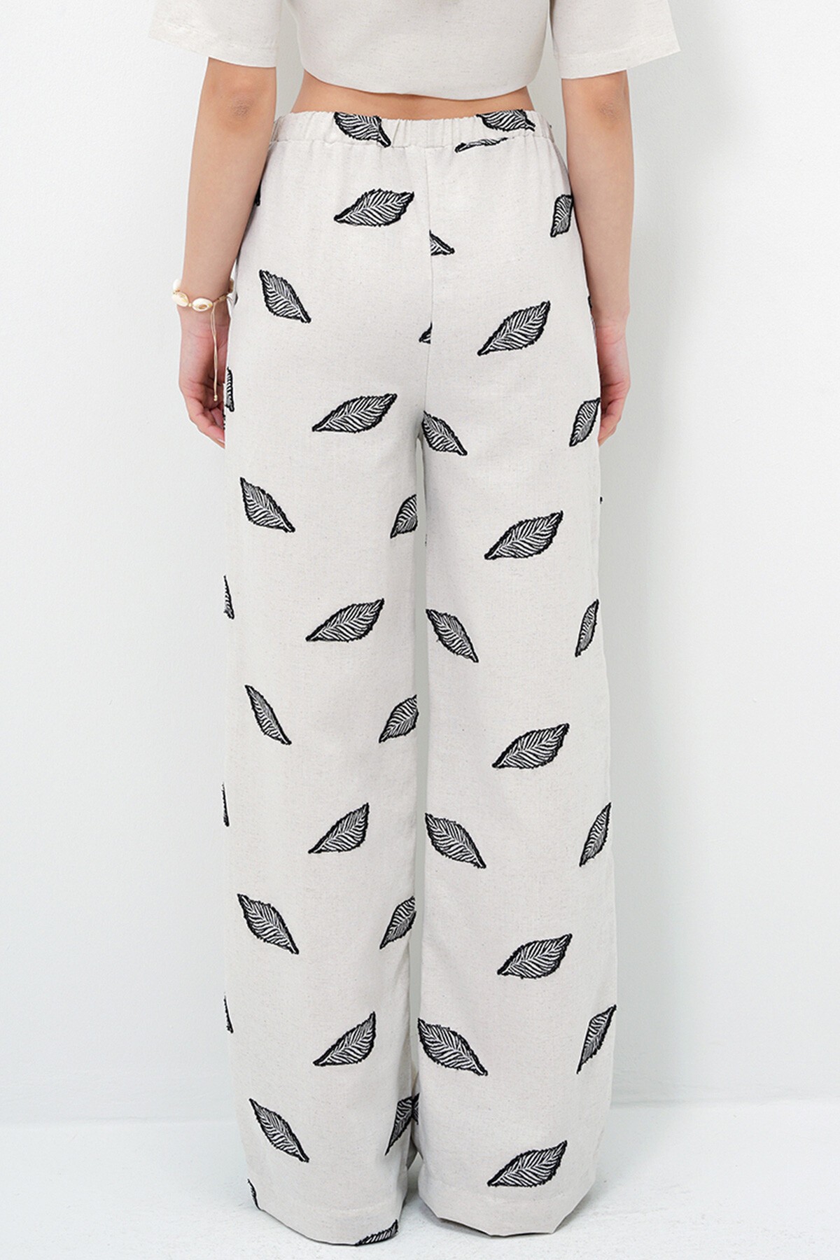 Siyah Çift Cepli Yaprak Desenli Dokuma Keten Pantolon