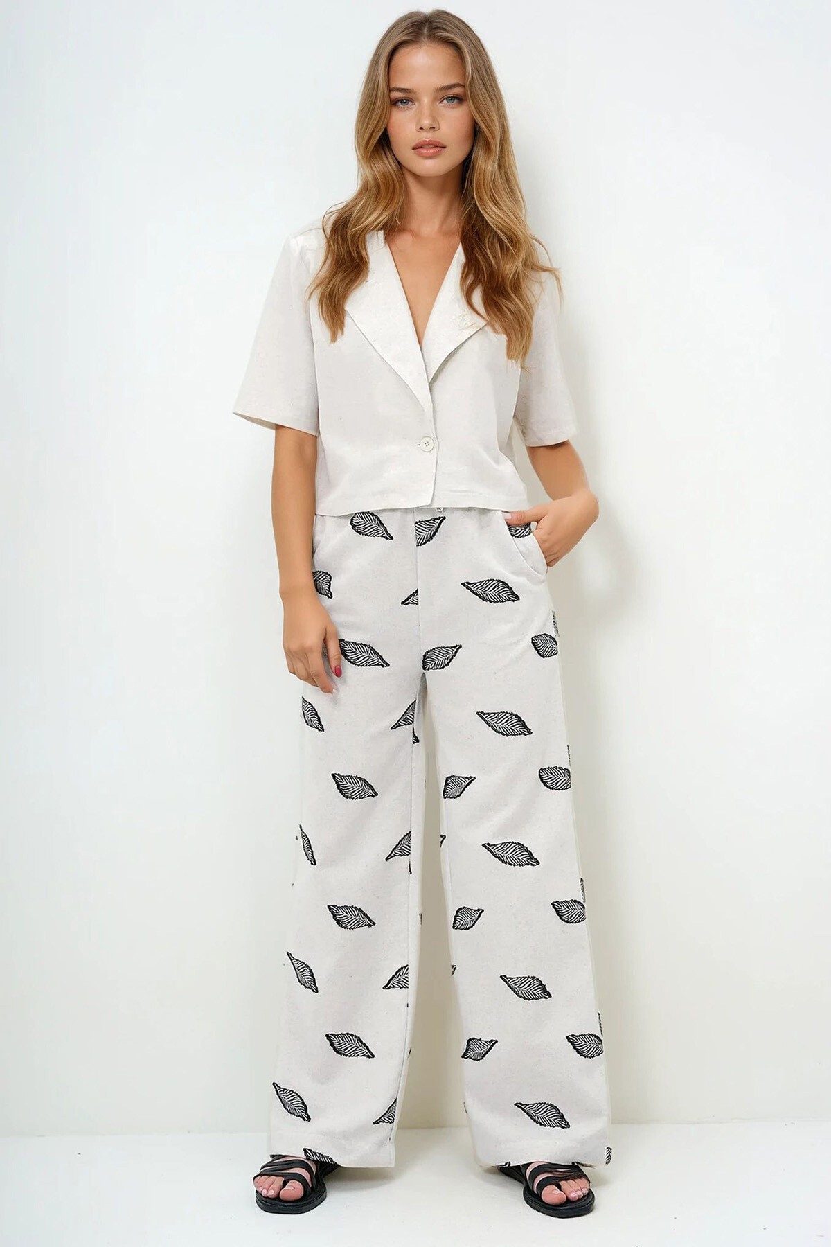 Siyah Çift Cepli Yaprak Desenli Dokuma Keten Pantolon