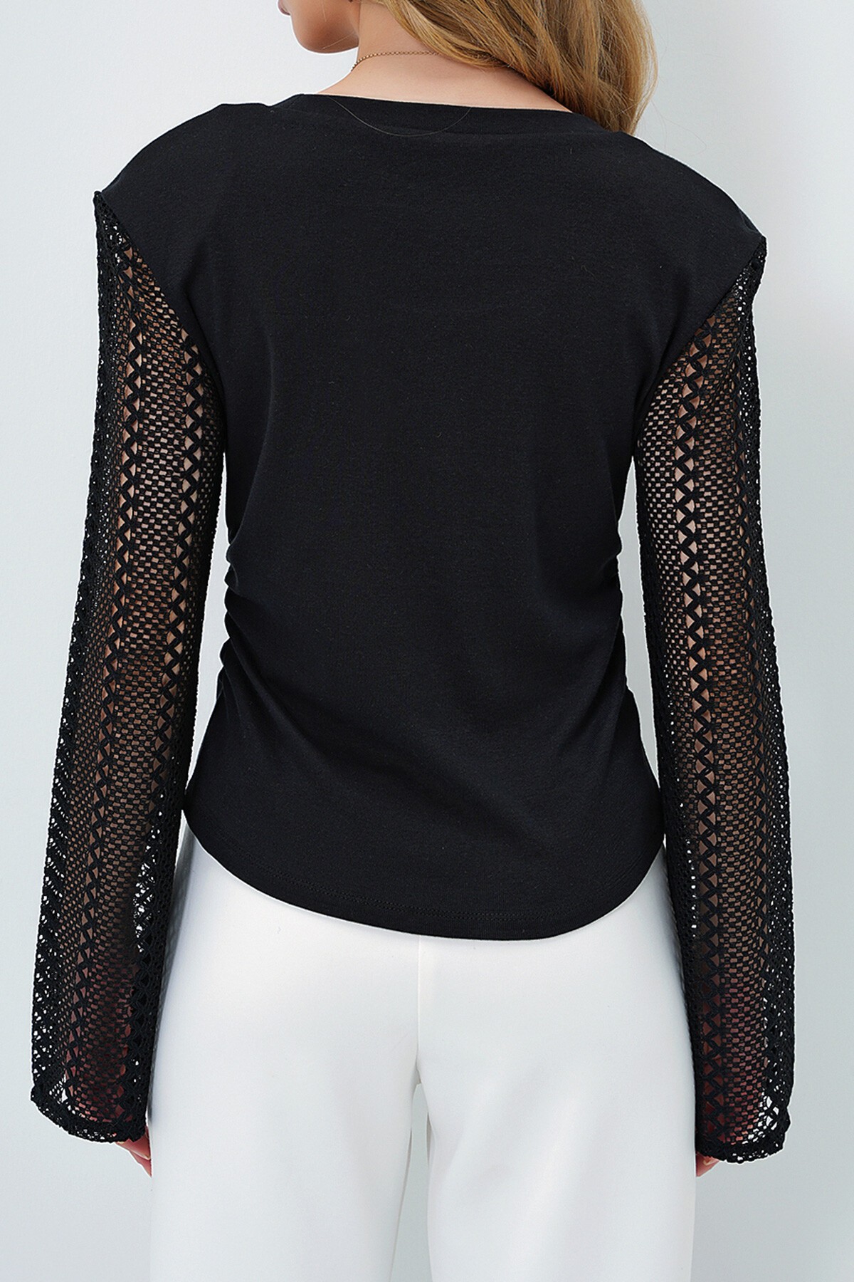 Siyah Dantel Kol Yanı Büzgülü Örme Bluz