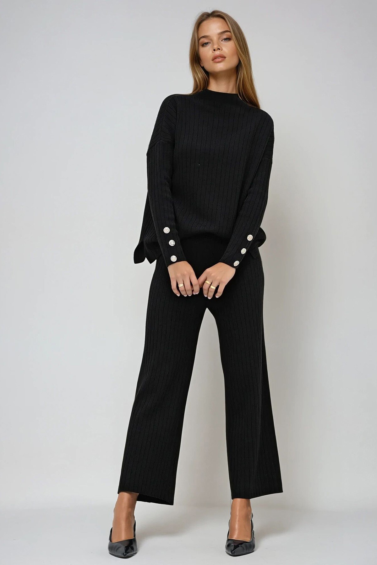 Siyah Dik Yaka Düşük Kol Triko Pantolon Ve Bluz Takım