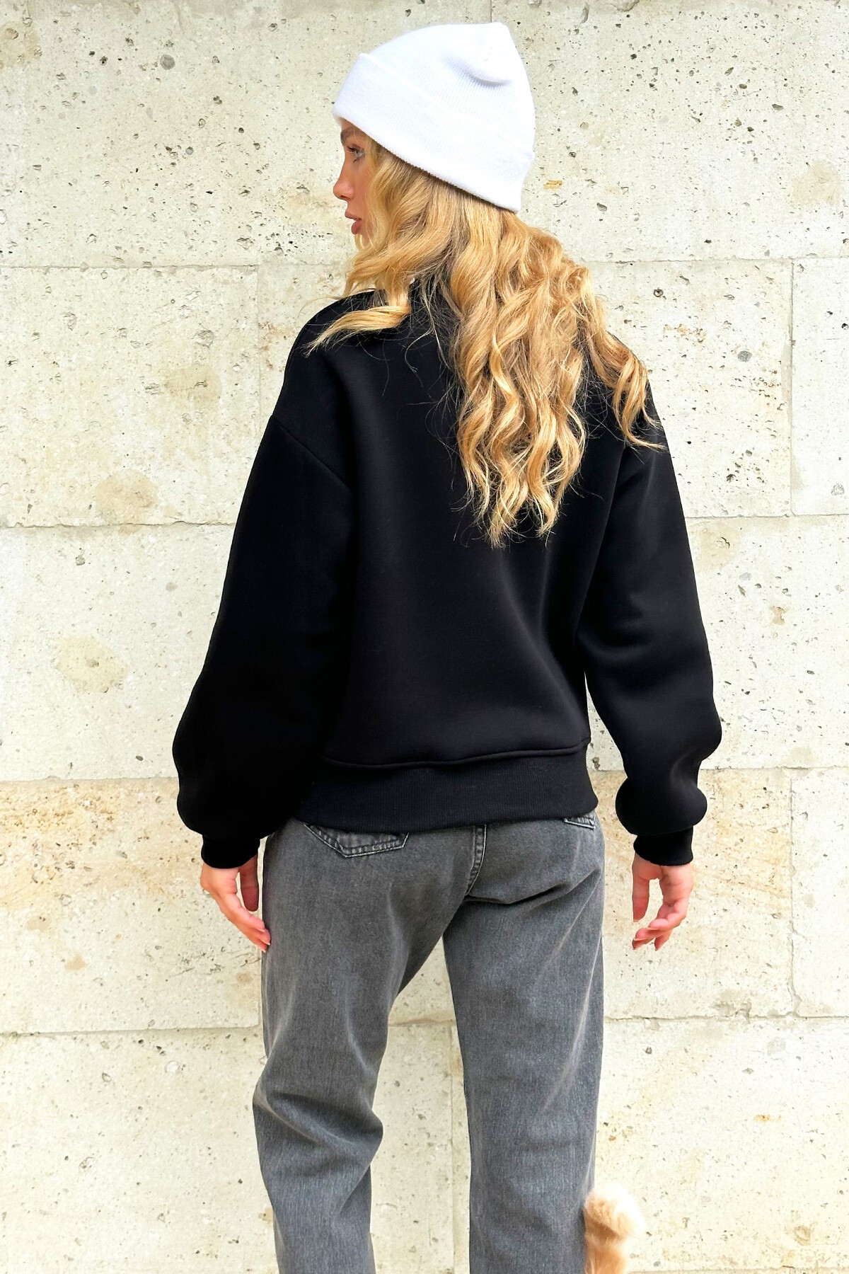 Siyah Dik Yaka Fermuarlı İçi Şardonlu 3 İplik Crop Sweatshirt