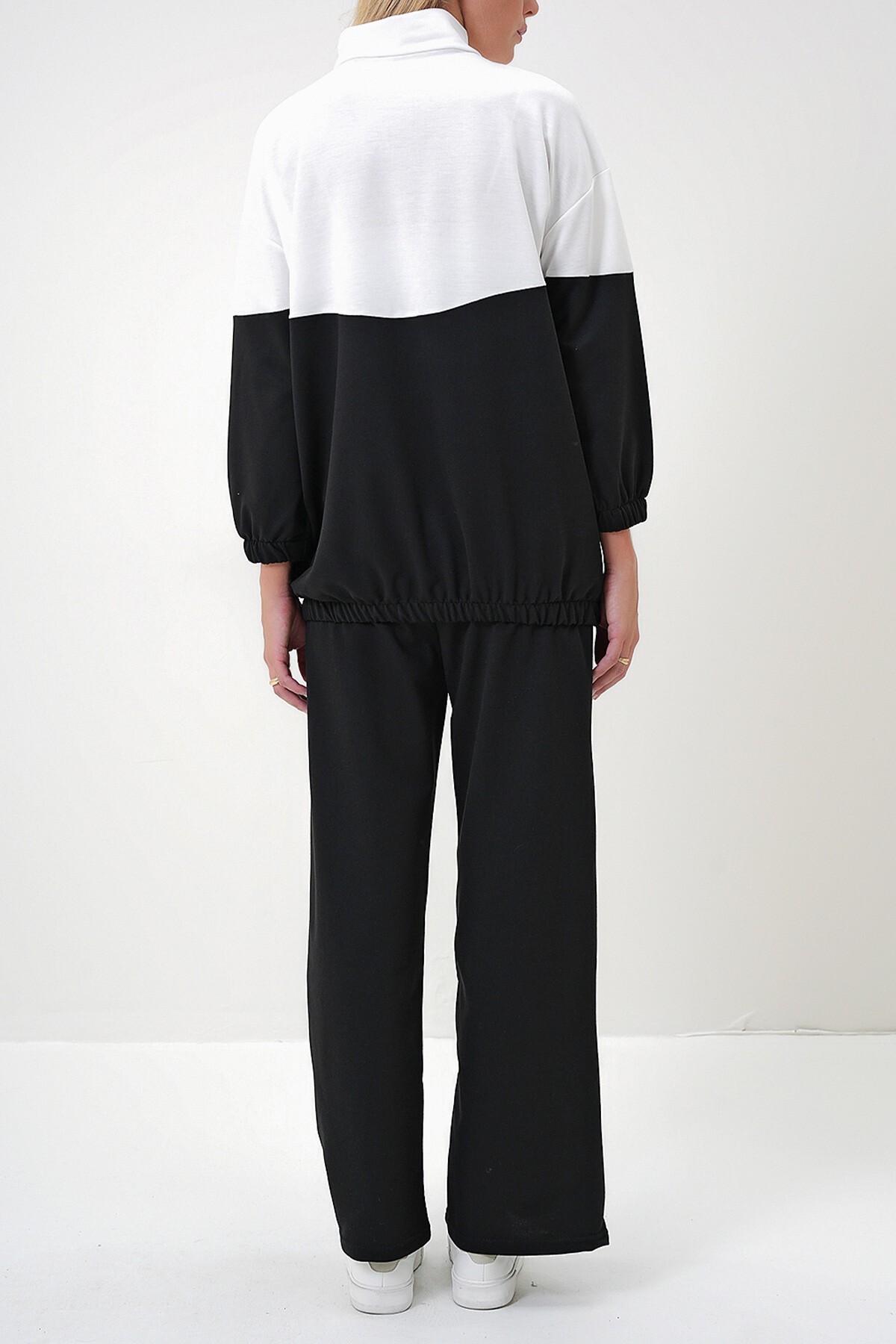 Siyah Dik Yaka Fermuarlı Renk Bloklu İki İplik Alt Üst Takım