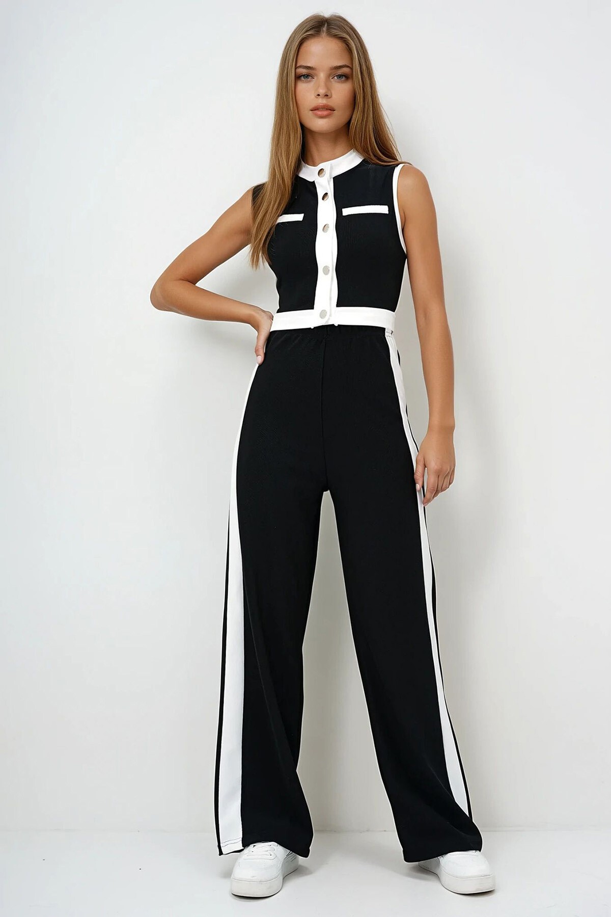 Siyah Dik Yaka Metal Düğmeli Renk Bloklu Crop Bluz Ve Palazzo Pantolon Takım