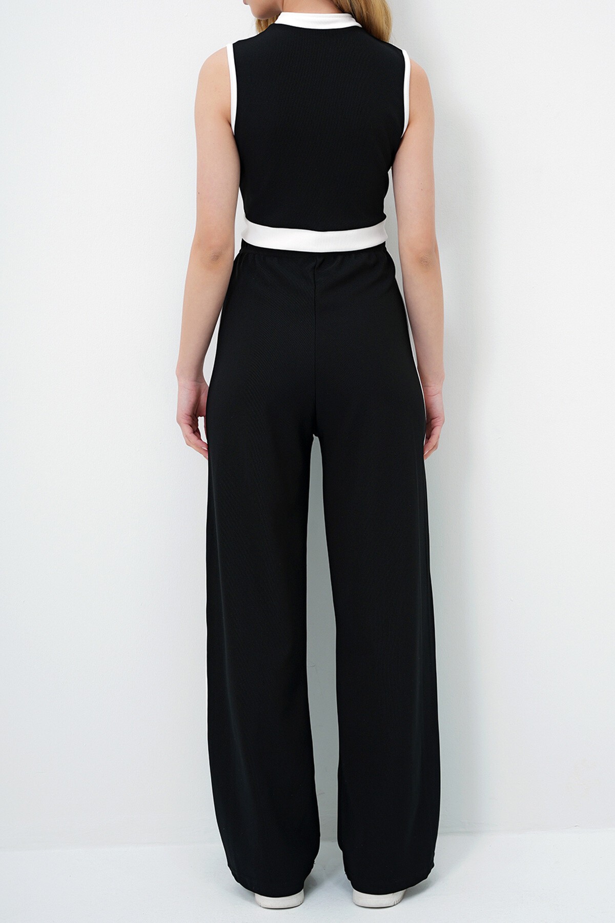 Siyah Dik Yaka Metal Düğmeli Renk Bloklu Crop Bluz Ve Palazzo Pantolon Takım