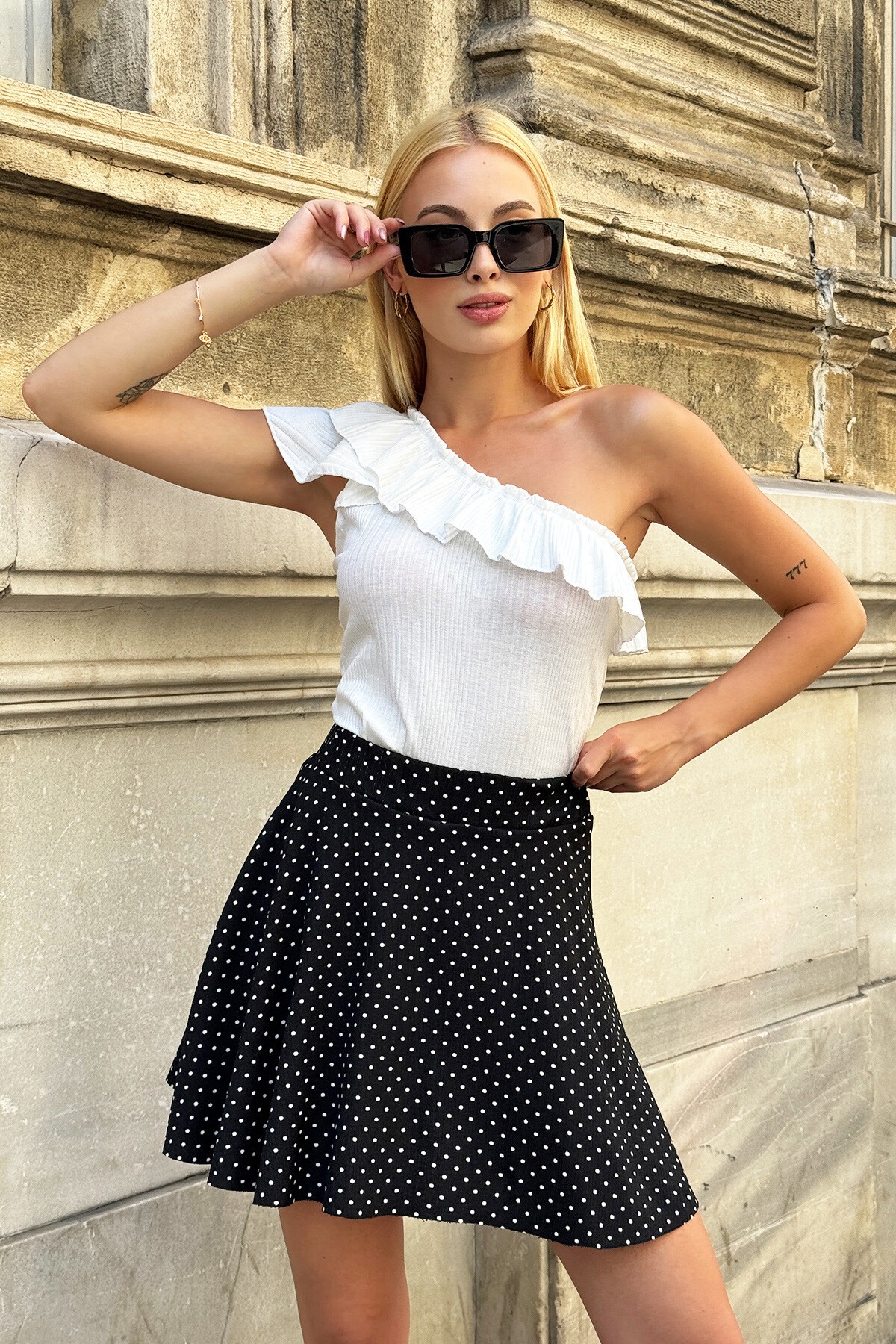 Siyah Ekru Desenli Mini Şort Etek