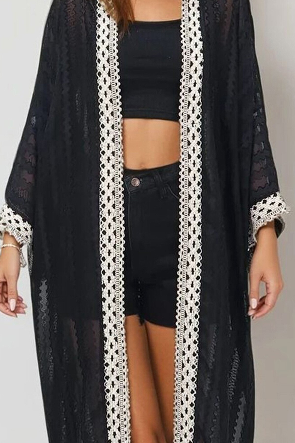 Siyah Etnik Bordürlü Kendinden Ajurlu Kimono Ceket