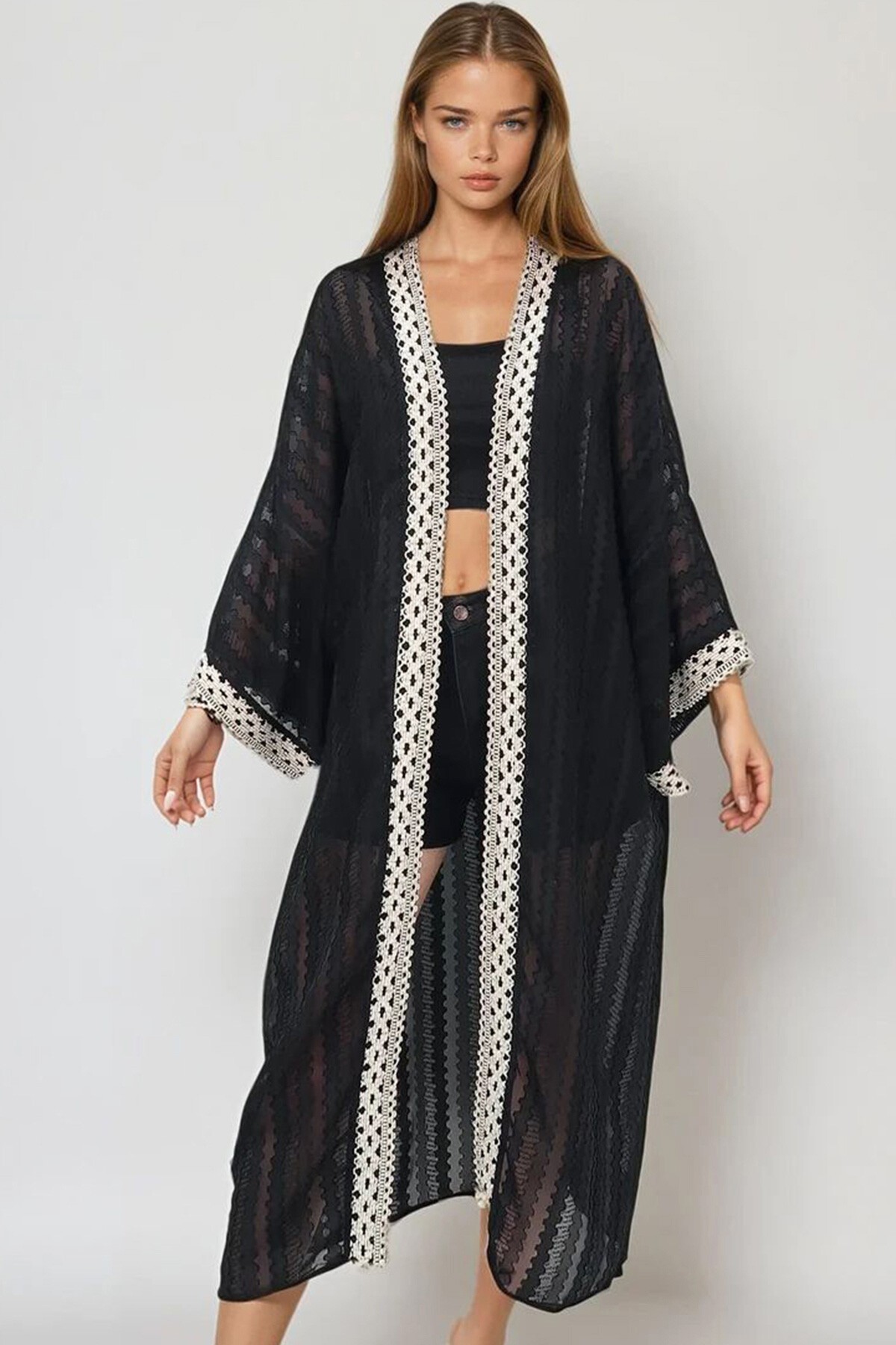 Siyah Etnik Bordürlü Kendinden Ajurlu Kimono Ceket