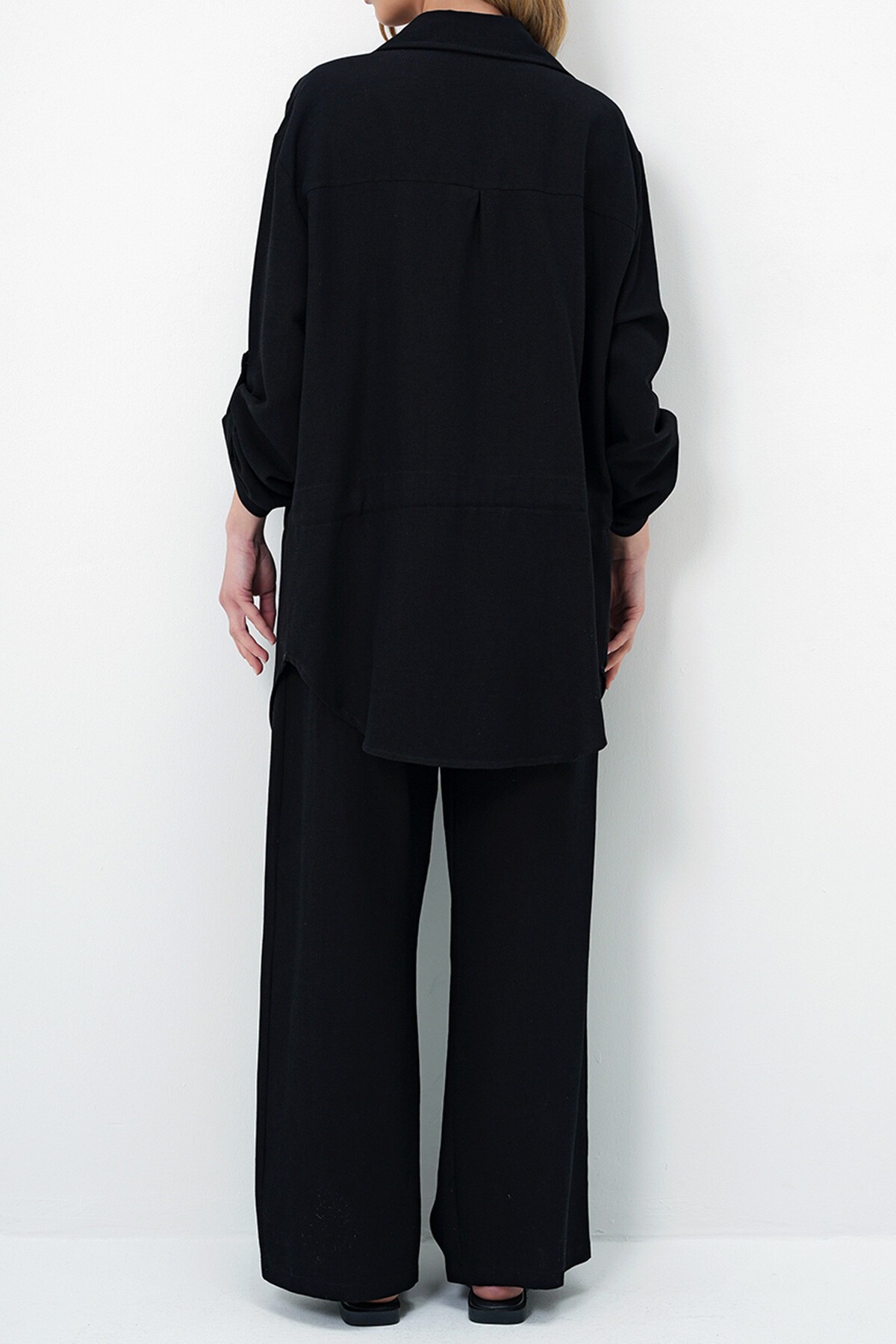 Siyah Gömlek Yaka Çift Cepli Bağlamalı Keten Safari Ceket Ve Pantolon Takım