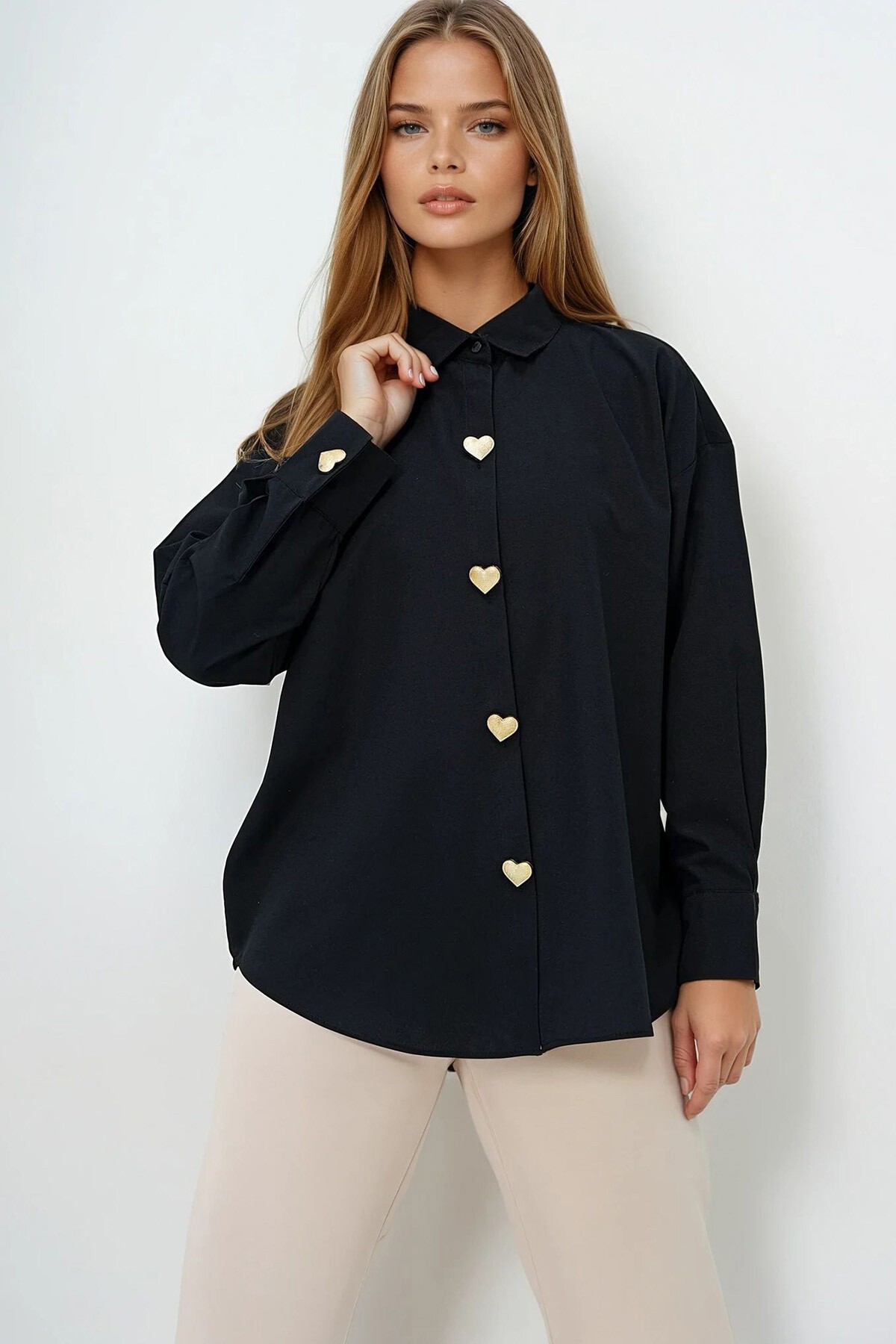 Siyah Kalp Düğmeli Oversize Poplin Gömlek
