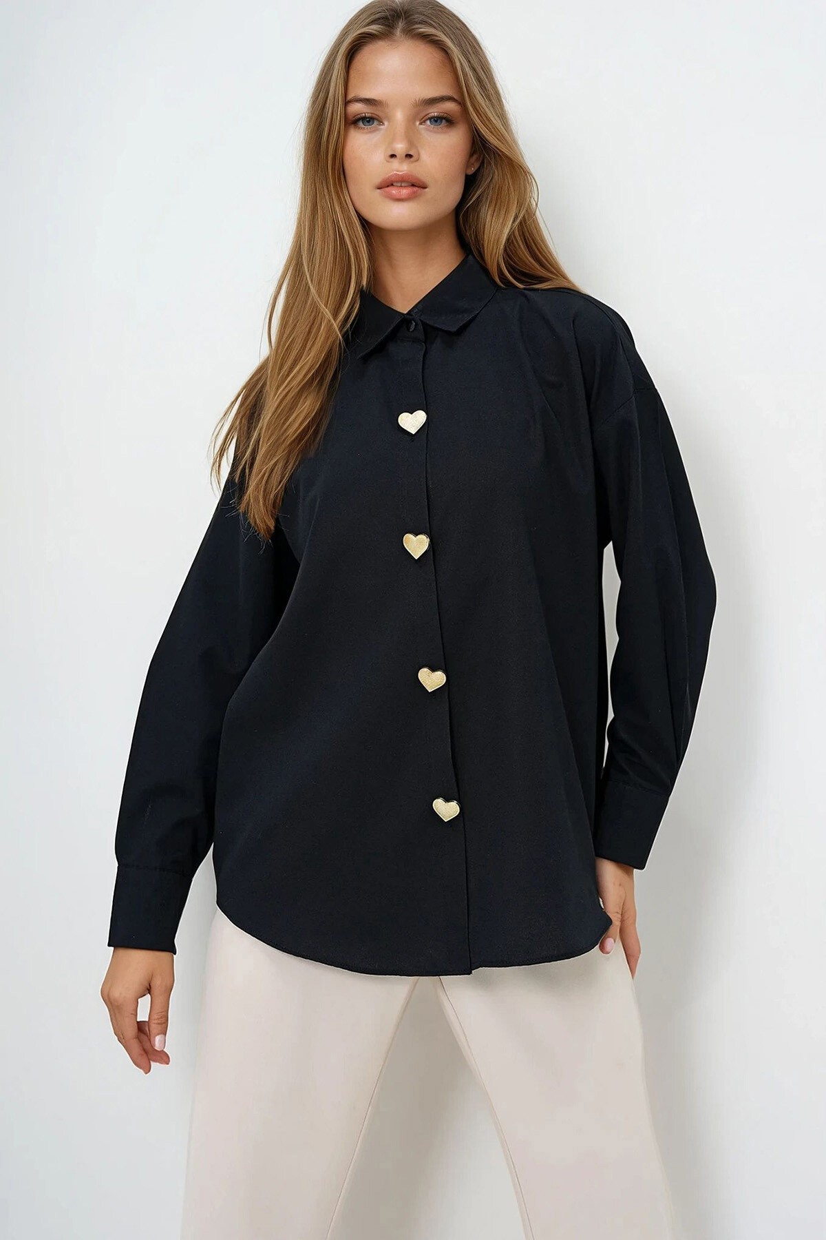 Siyah Kalp Düğmeli Oversize Poplin Gömlek