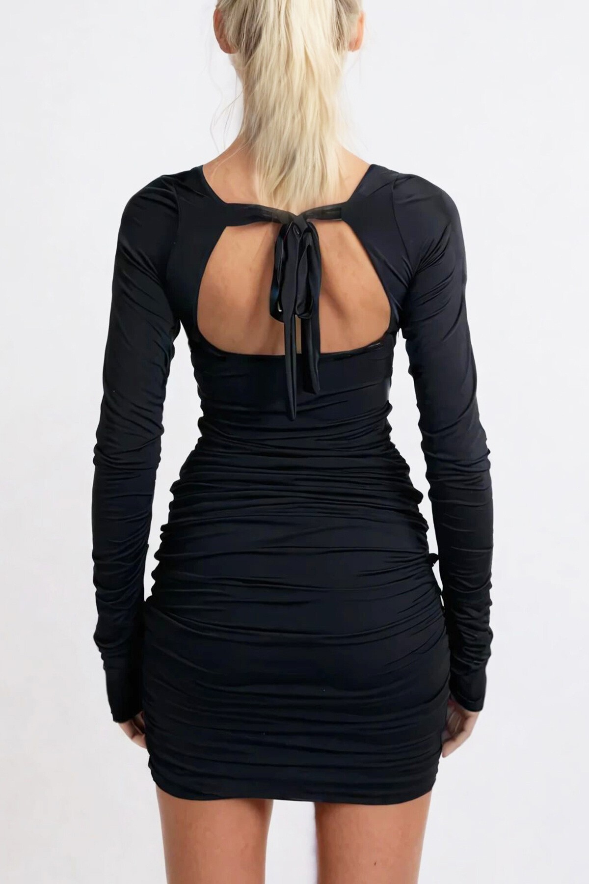 Siyah Kare Yaka Sırt Dekolteli Drape Detaylı Sandy Elbise