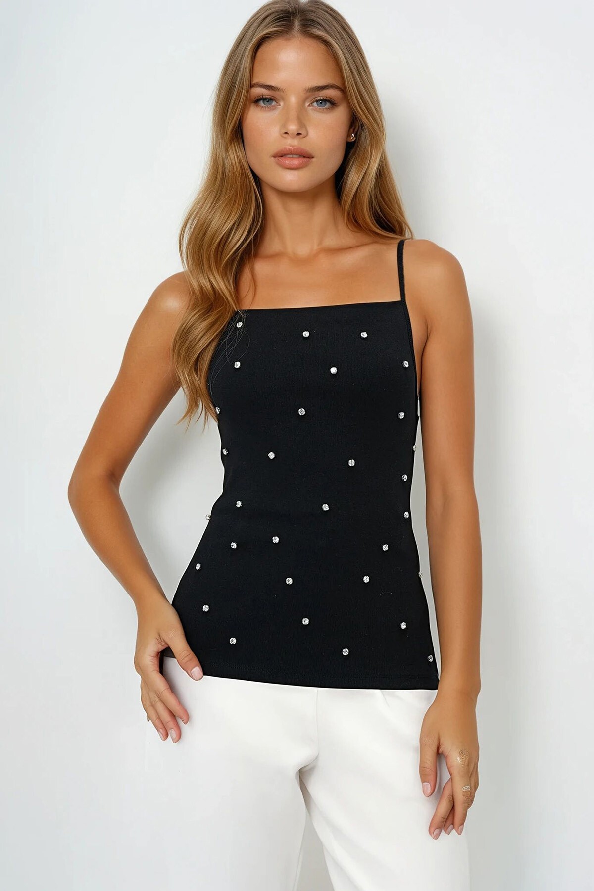 Siyah Kare Yaka Trok Taş Çakımlı İp Askılı Bluz