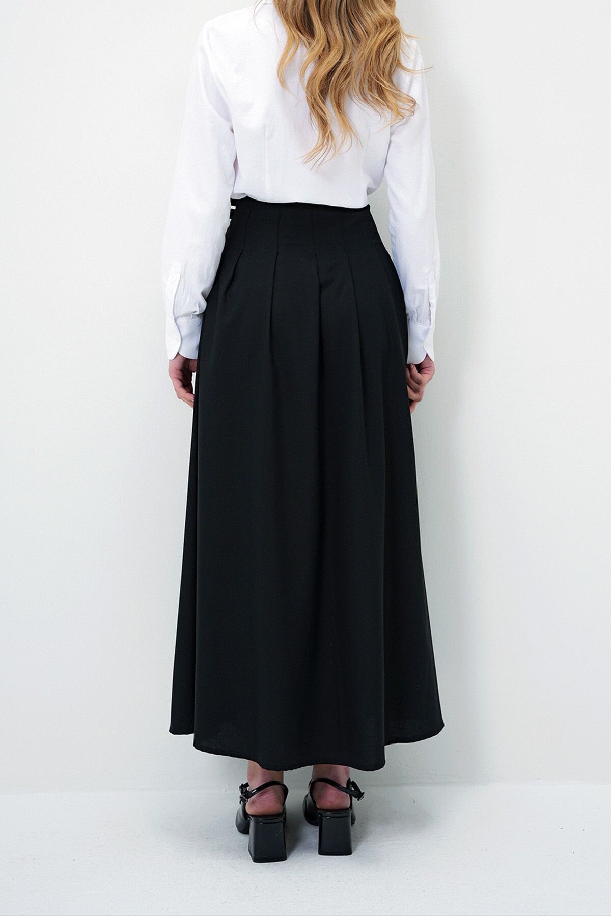 Siyah Kemer Detaylı Maxi Etek