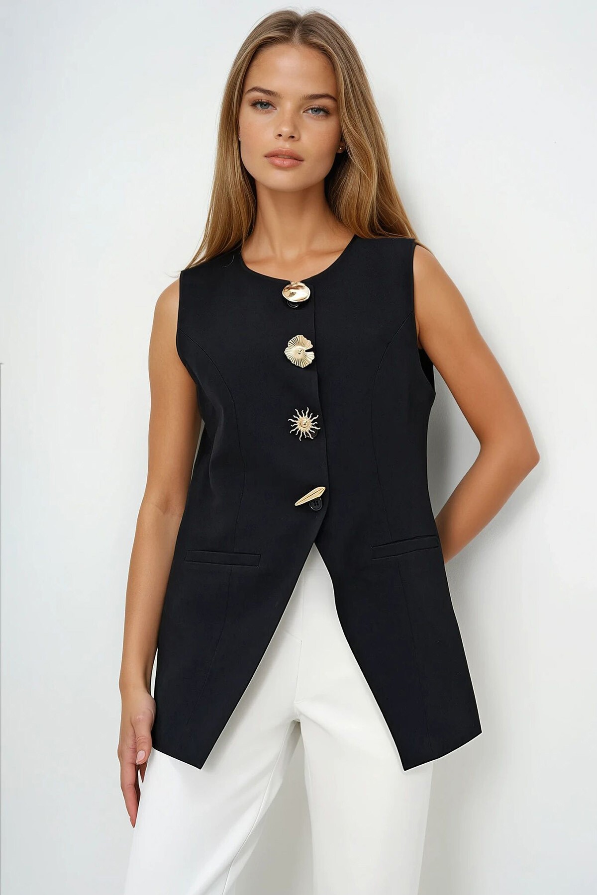 Siyah Metal Aksesuarlı Asimetrik Kesim Yelek