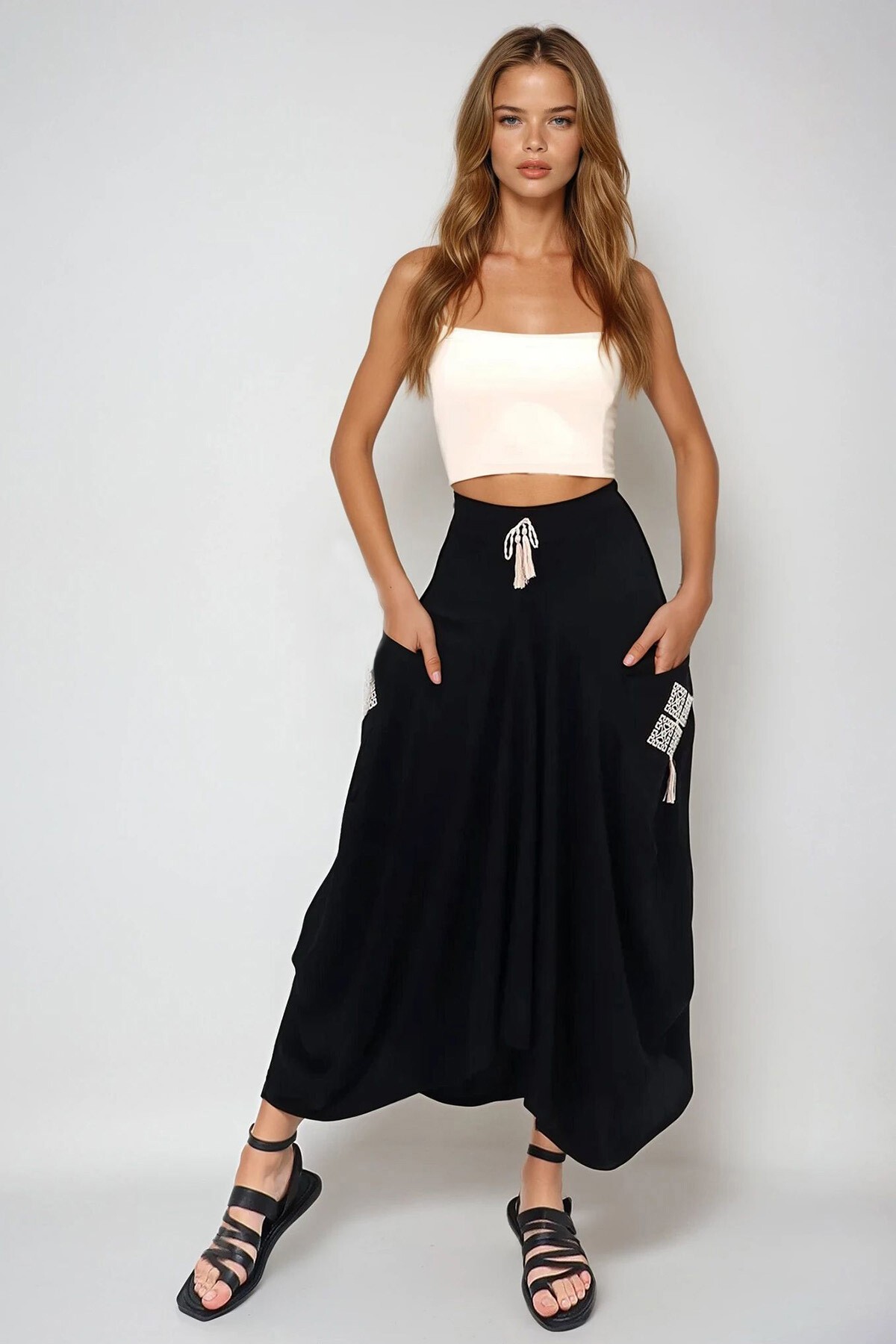 Siyah Nakışlı Çift Cepli Şalvar Kesim Dokuma Etek