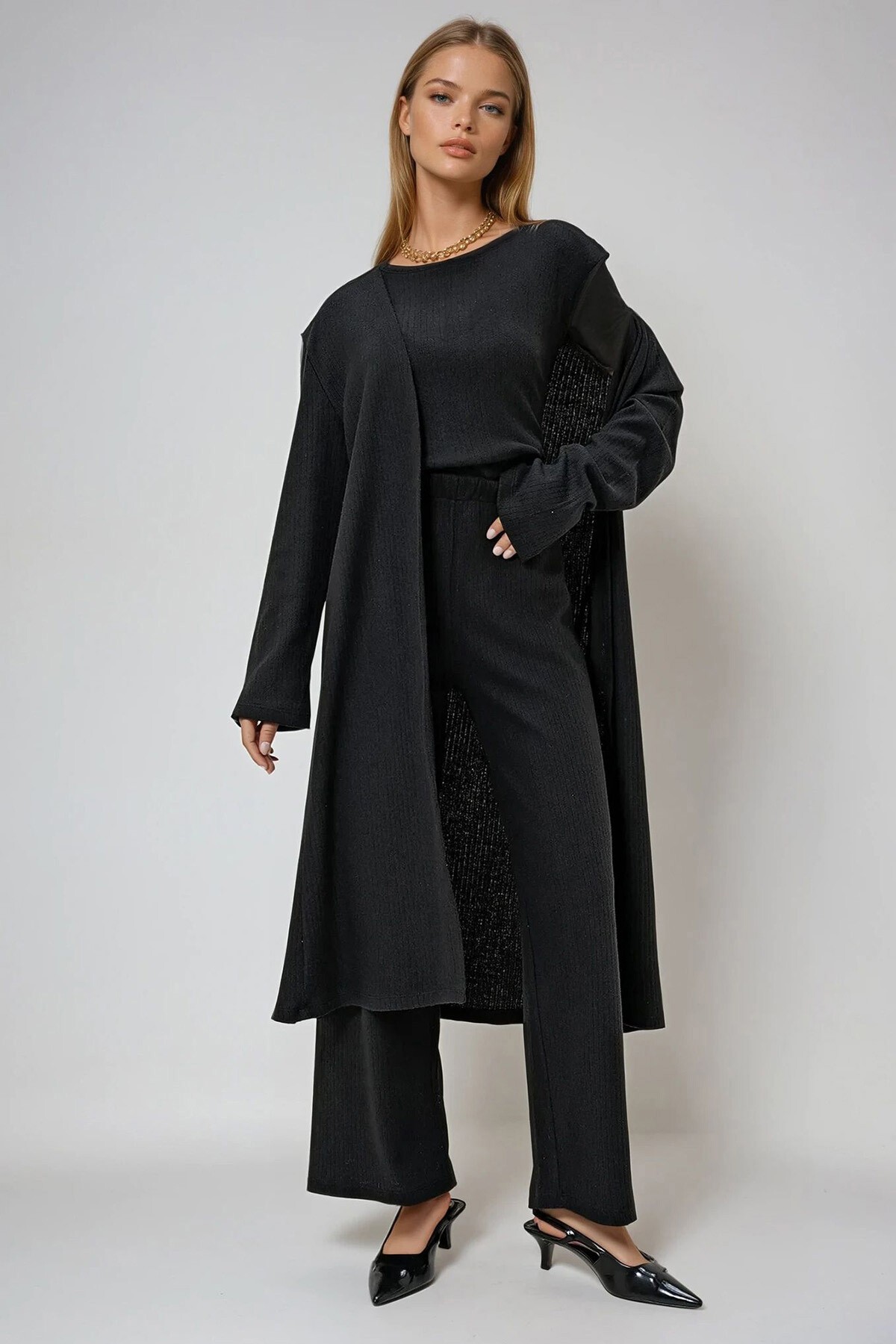 Siyah Omzu Vatkalı Bisiklet Yaka Bluz Pantolon Ve Hırkalı Set Takım