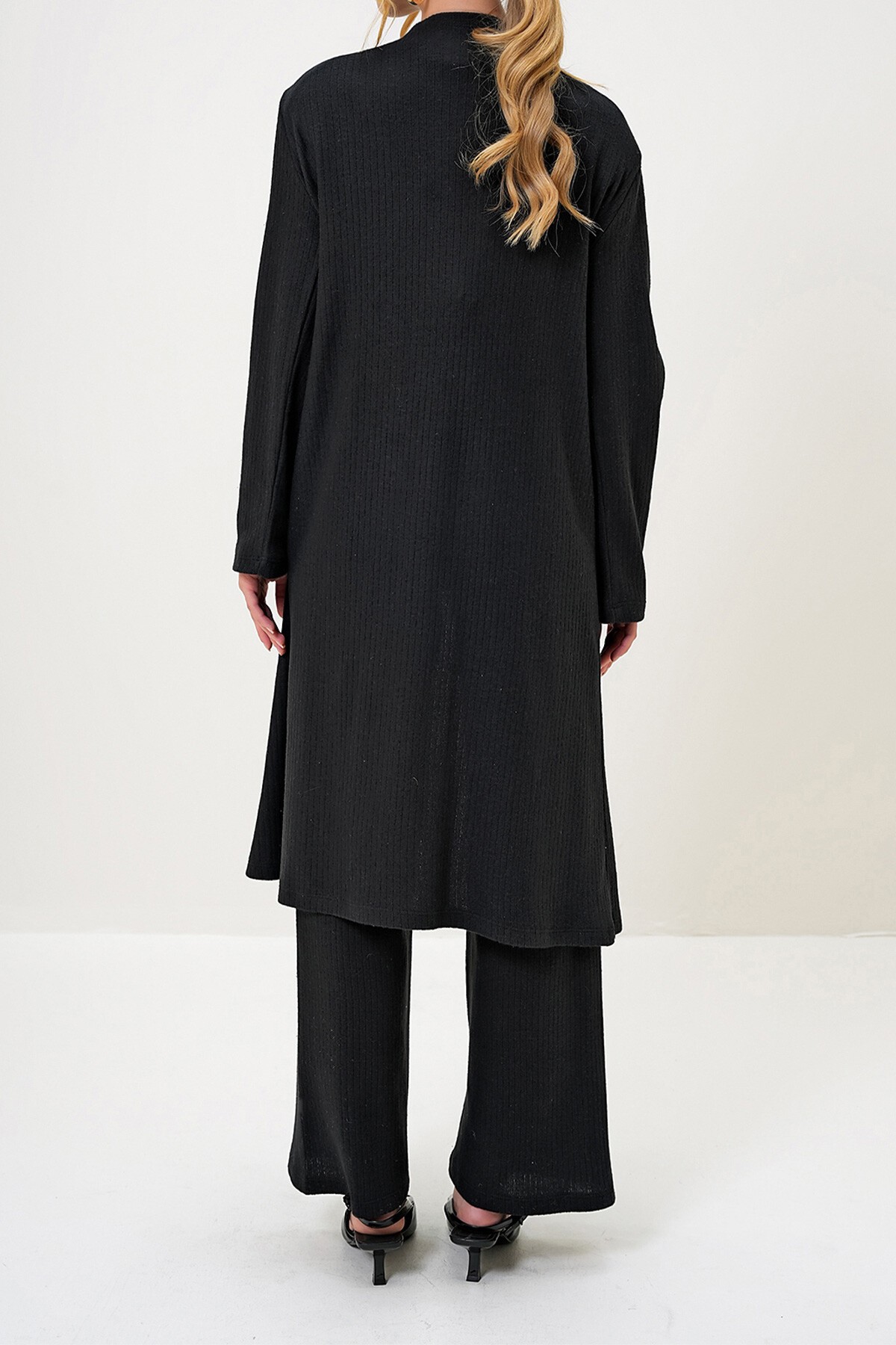 Siyah Omzu Vatkalı Bisiklet Yaka Bluz Pantolon Ve Hırkalı Set Takım