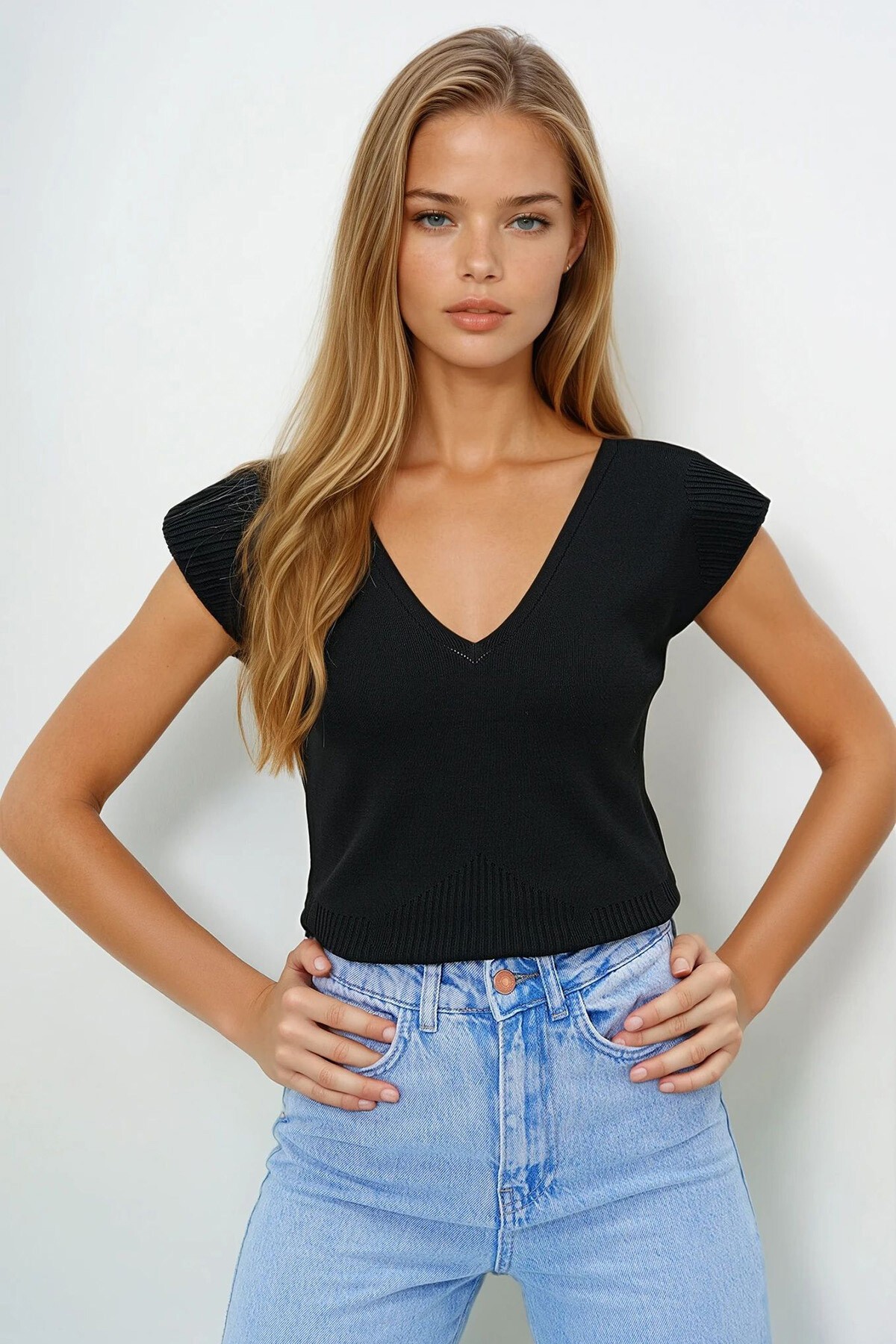 Siyah Ön Arka V Yaka Yazlık Triko Bluz