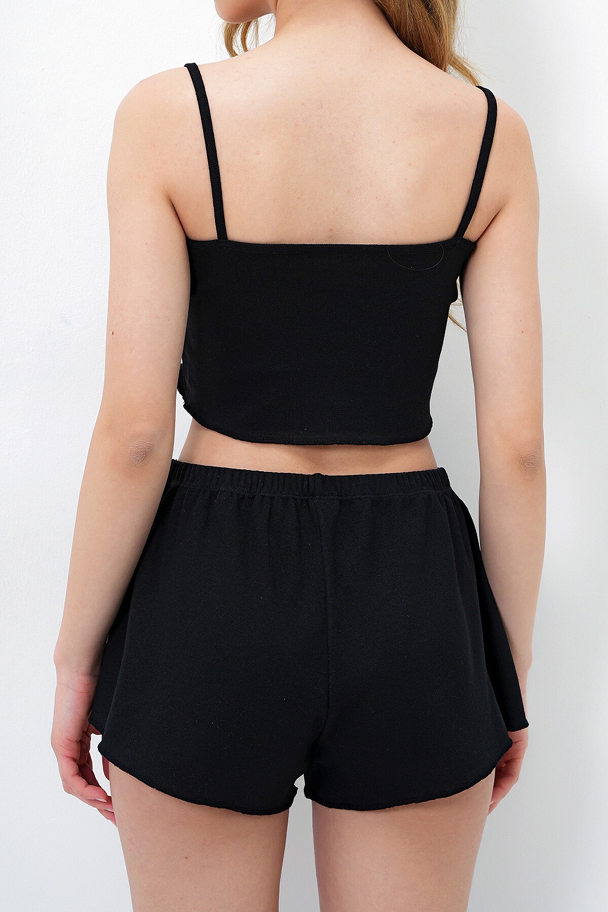 Siyah Önü Baskı Ve Fiyonk Detaylı Pis Dikiş Atlet Ve Şortlu Pijama Takımı