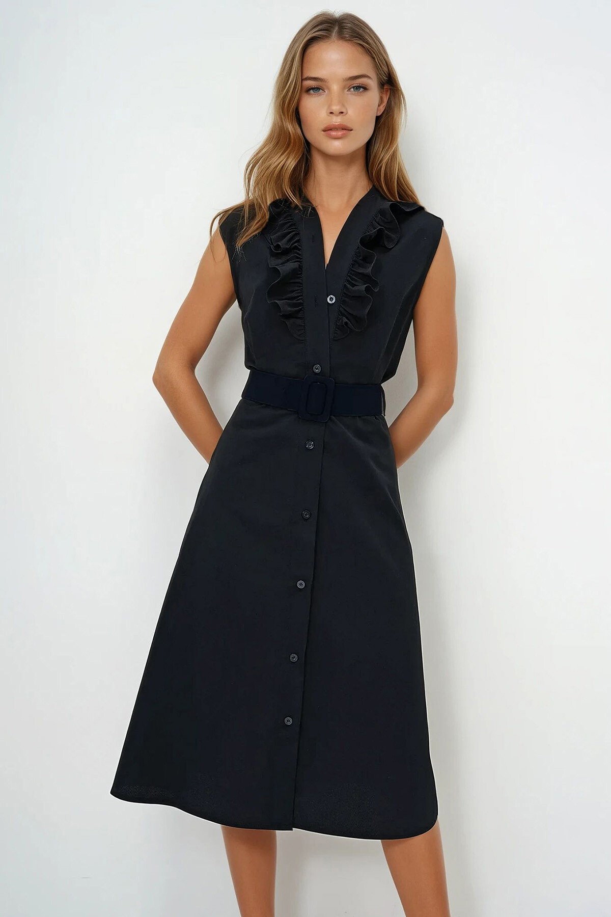 Siyah Önü Fırfırlı Kemerli Poplin Dokuma Elbise