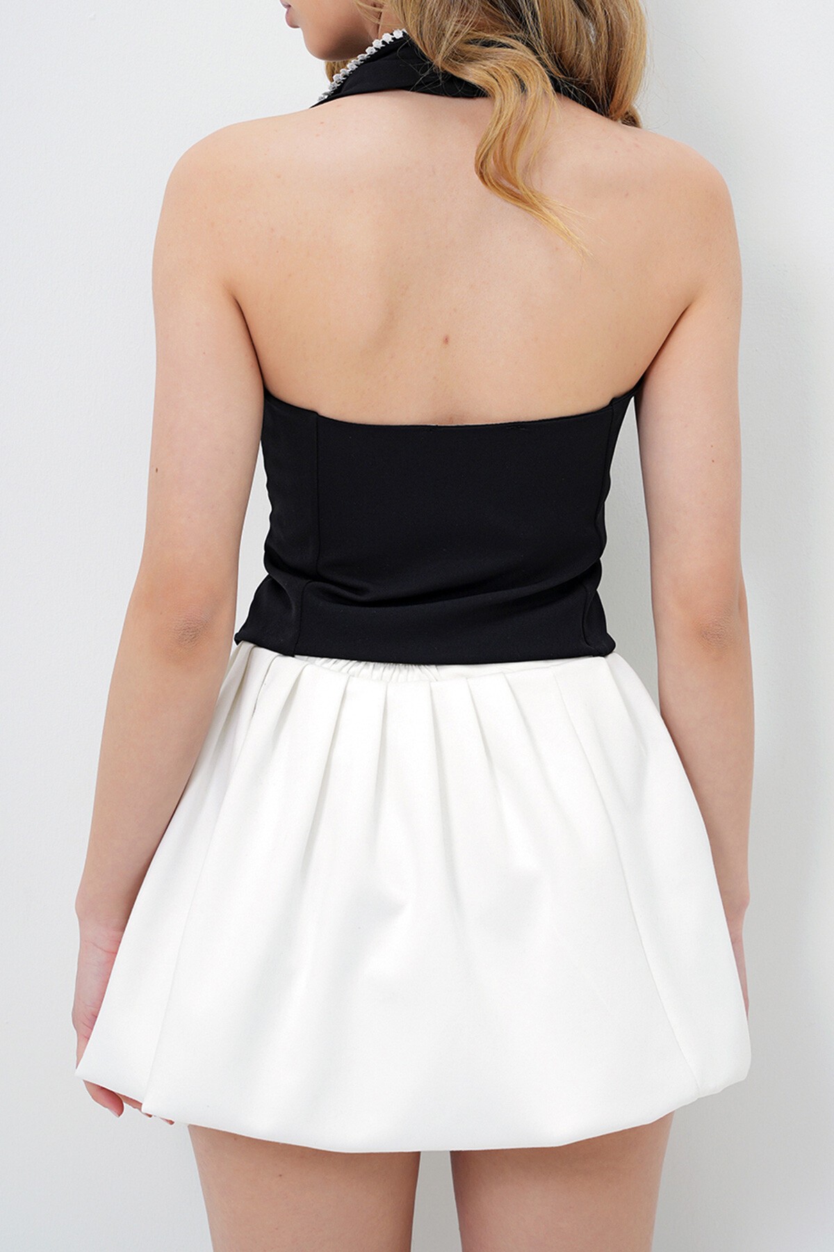 Siyah Sırt Dekolteli Fisto Biyeli Bağlamalı Crop Yelek