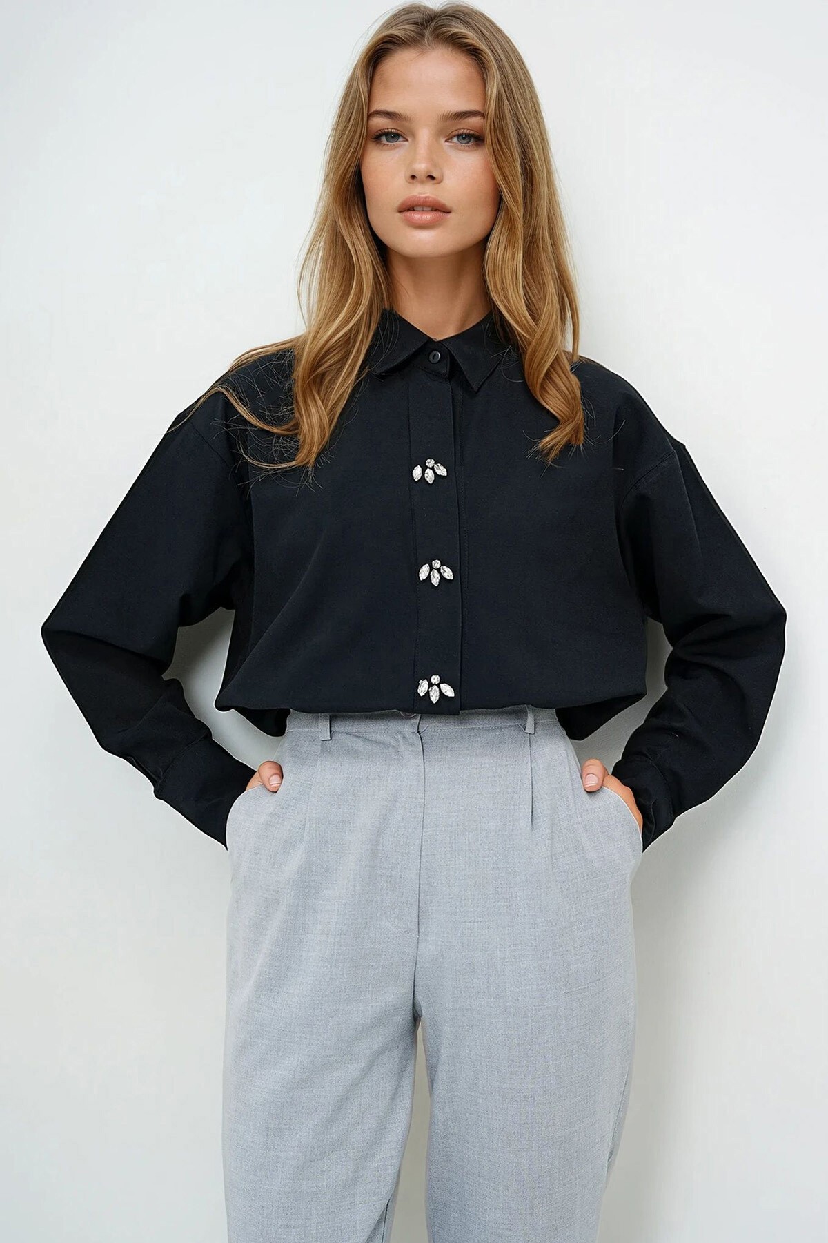 Siyah Taş Düğmeli Oversize Poplin Gömlek