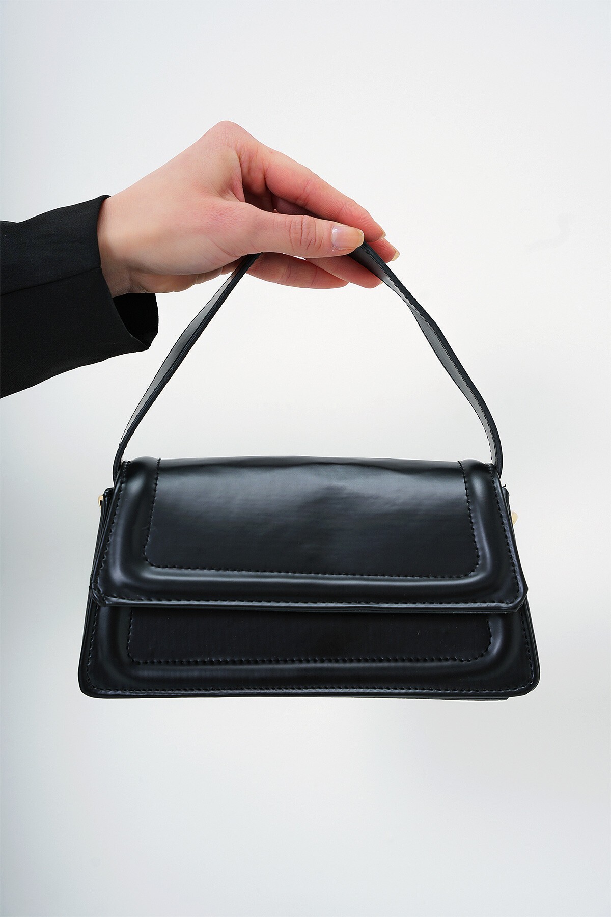 Siyah Tek Bölmeli Çıkarılabilir Kordonlu El Ve Omuz Çantası