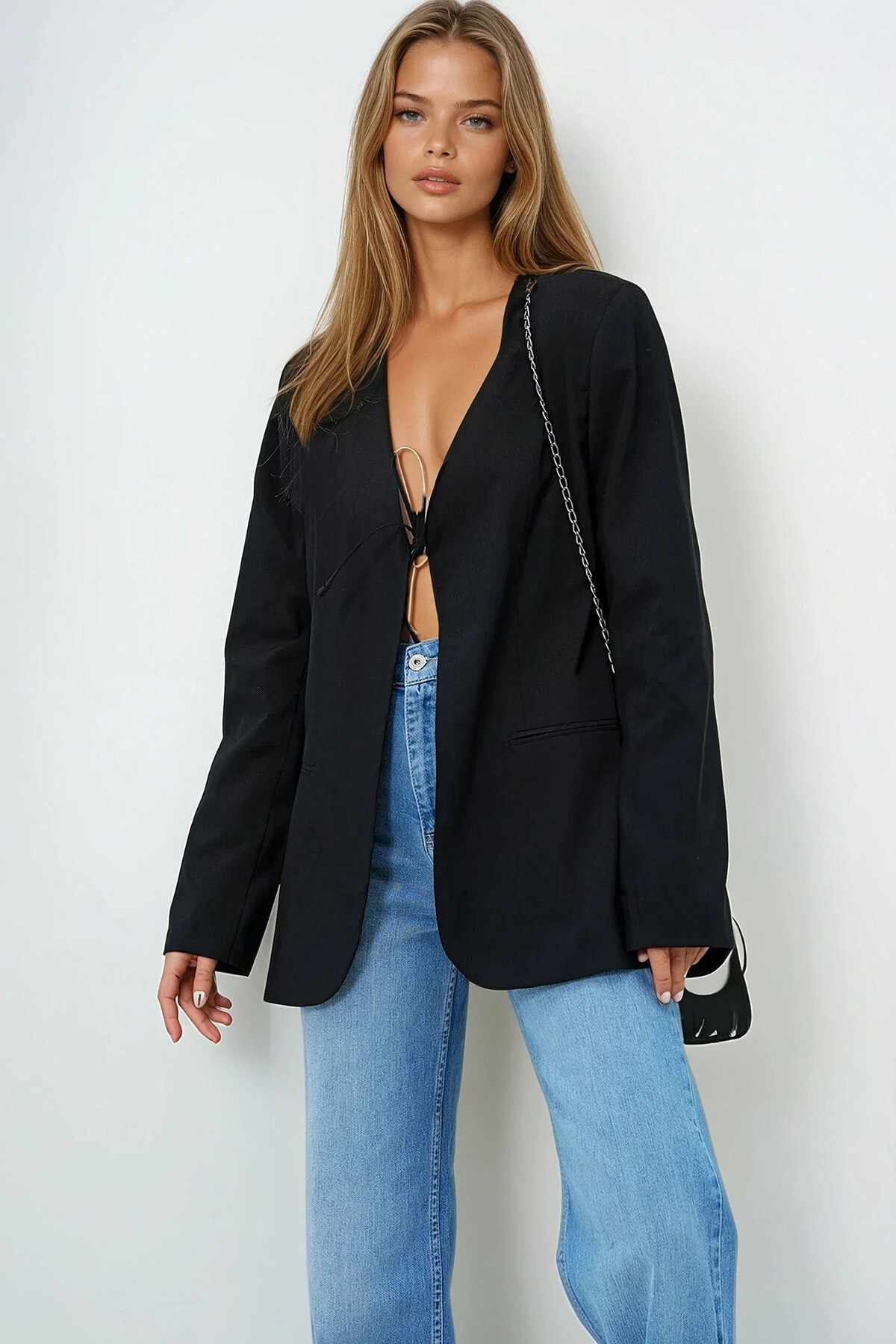 Siyah V Yaka Bağlamalı İçi Astarlı Blazer Ceket