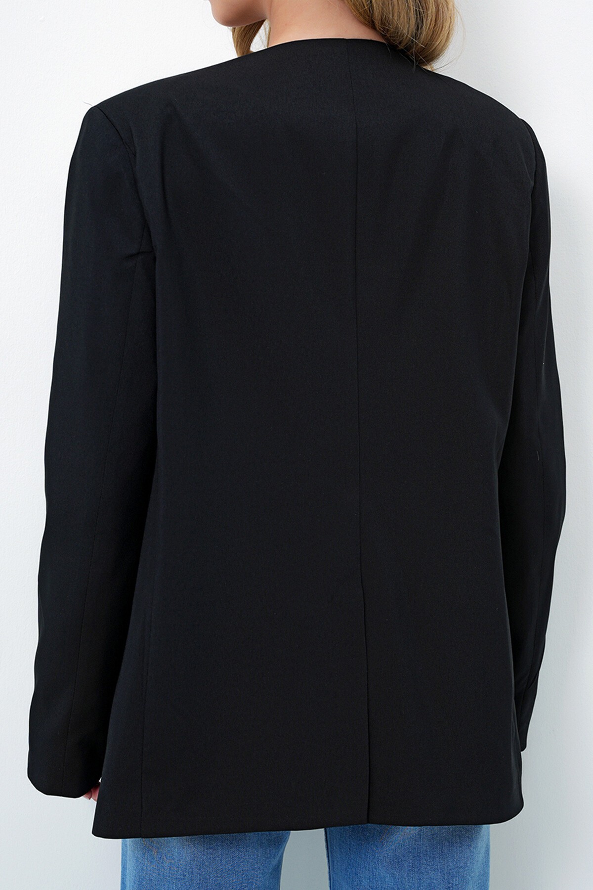 Siyah V Yaka Bağlamalı İçi Astarlı Blazer Ceket