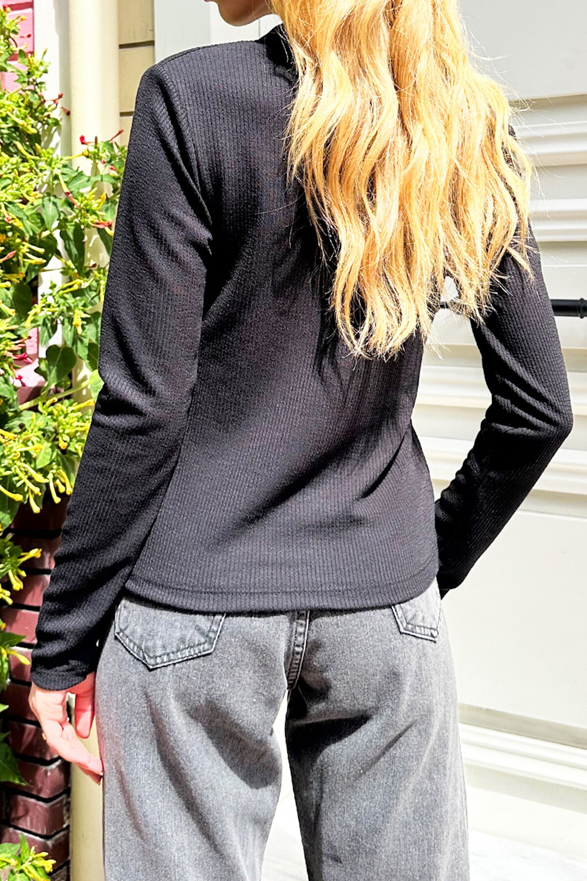 Siyah V Yaka Düğmeli Uzun Kol Hırka