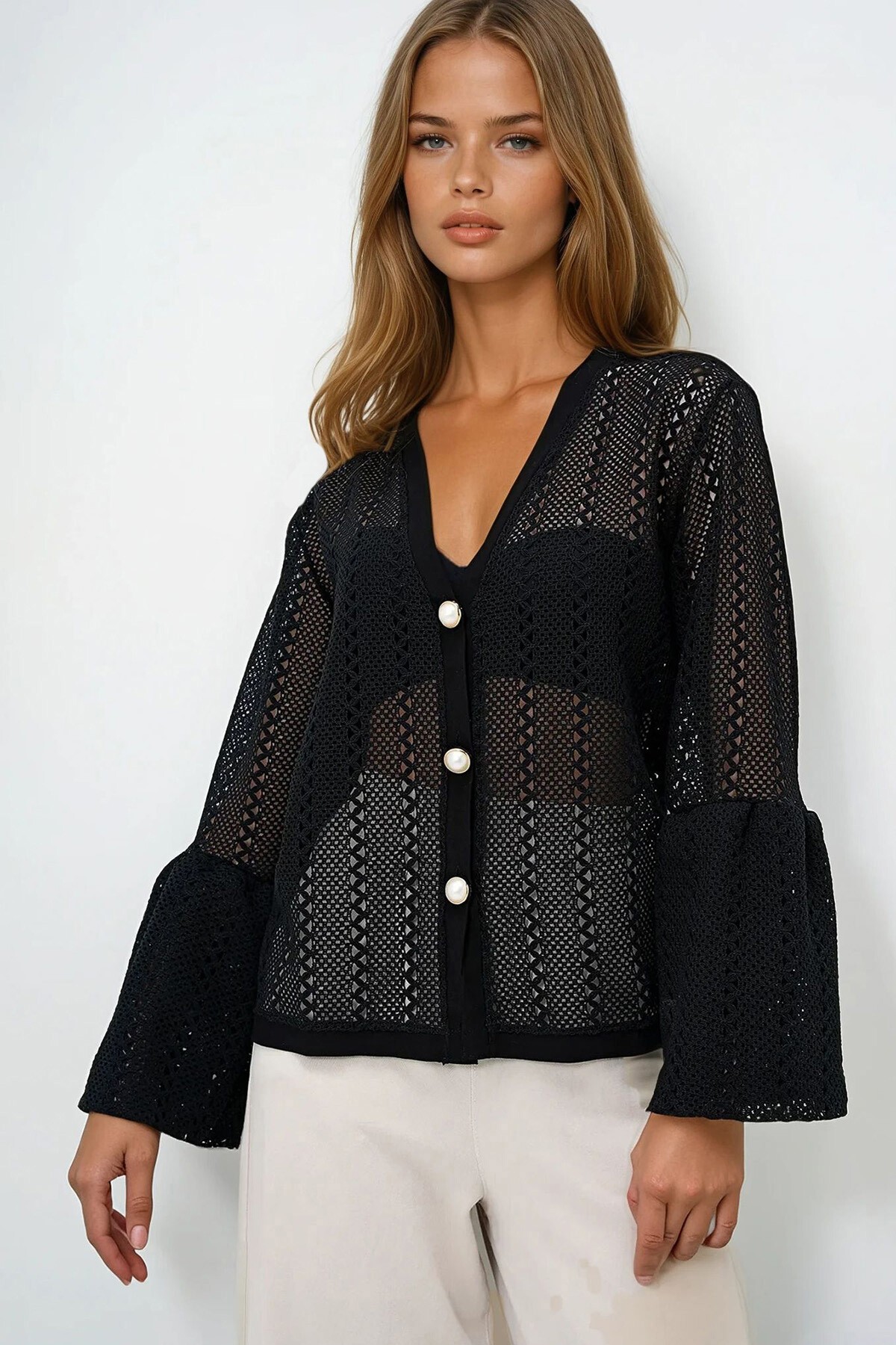 Siyah V Yaka Kolları Volanlı Yazlık Triko Bluz