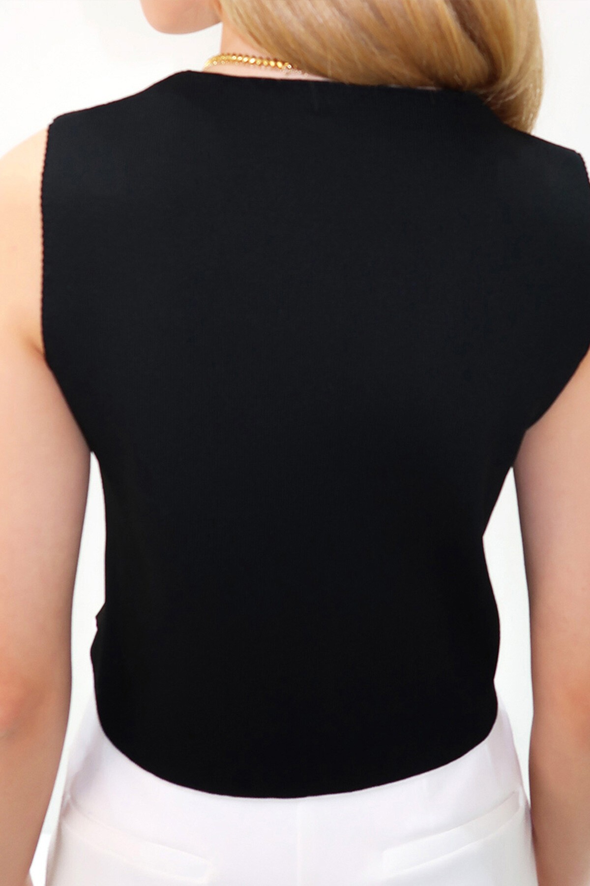 Siyah V Yaka Renk Bloklu Triko Yelek