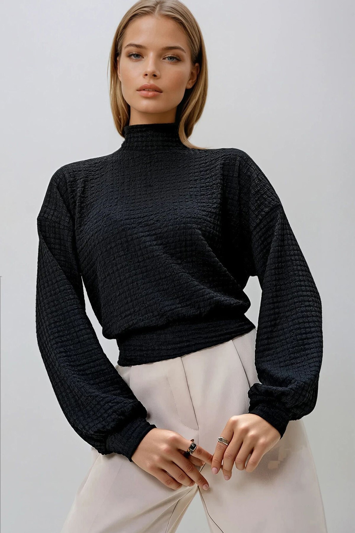 Siyah Yarım Balıkçı Yaka Bürümcük Crop Bluz