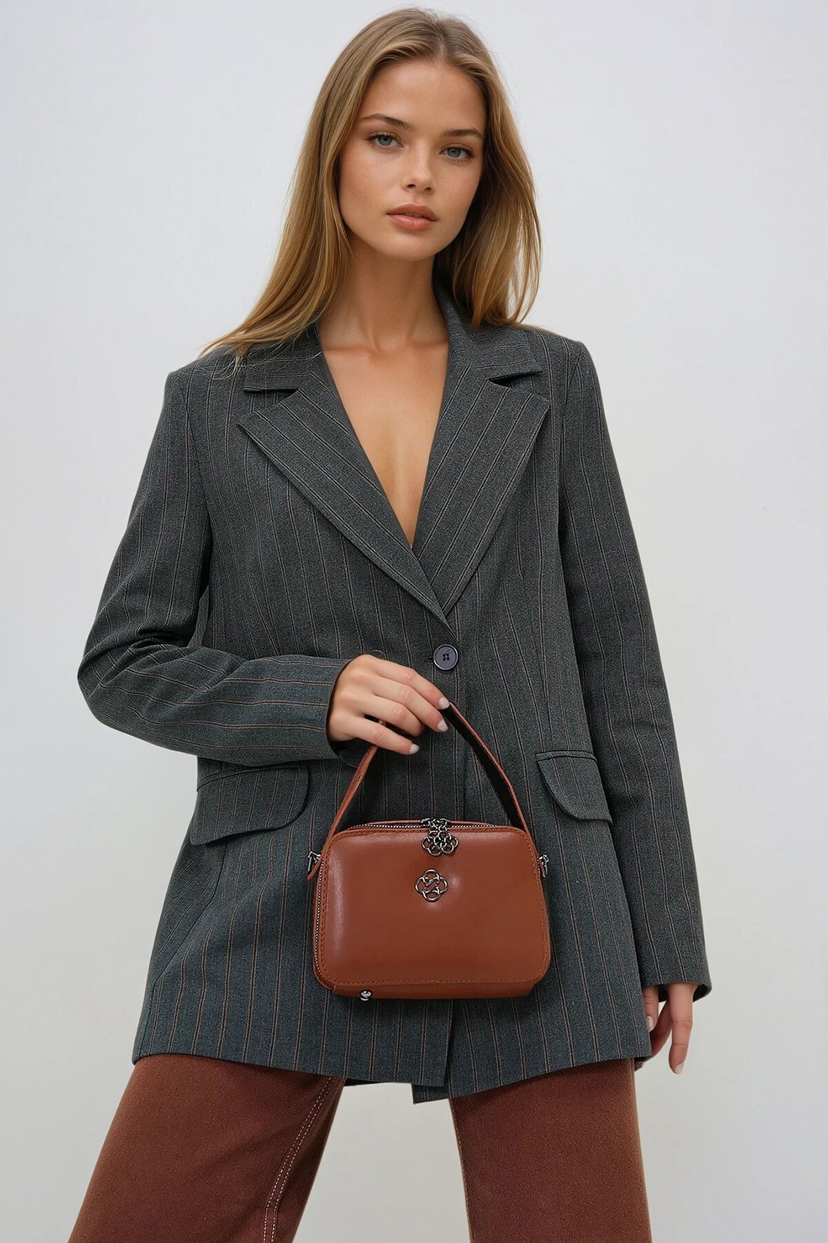 Taba İki Gözlü Metal Aksesuarlı Çıkarılabilen Omuz Askılı El Çantası