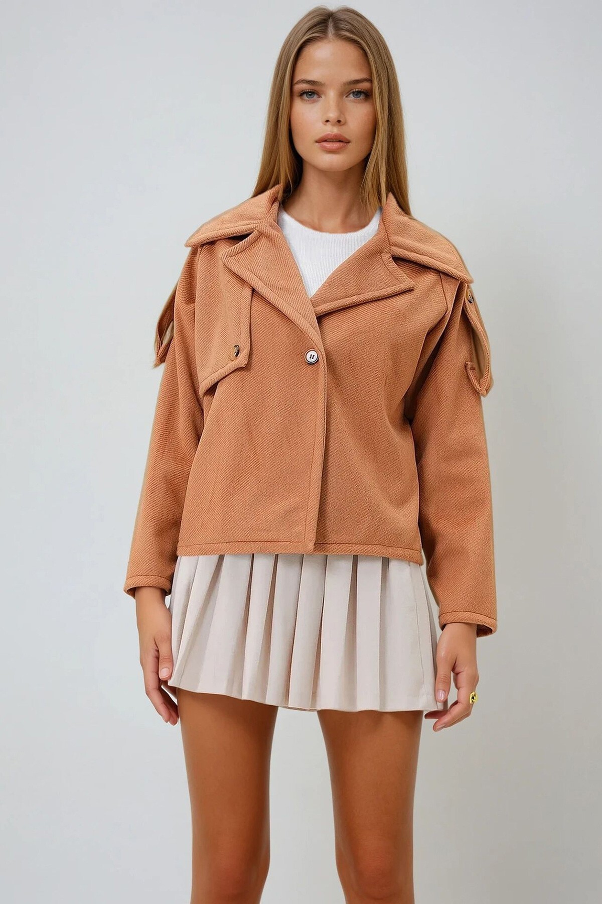 Tarçın Kruvaze Yaka Düğme Detaylı Kolu Apoletli Kaşe Ceket