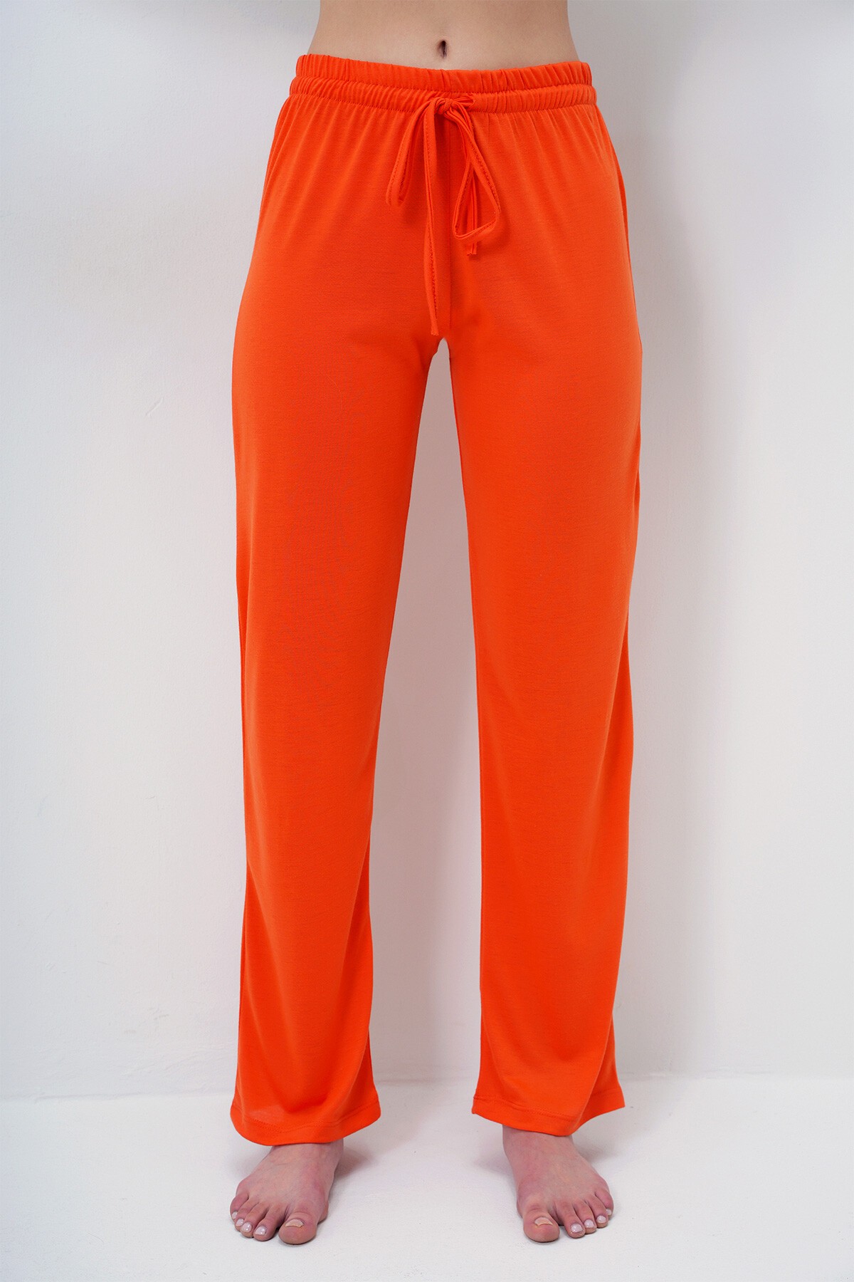 Turuncu Bisiklet Yaka Baskılı T Shirt Ve Düz Renk Pantolonlu Pijama Takımı