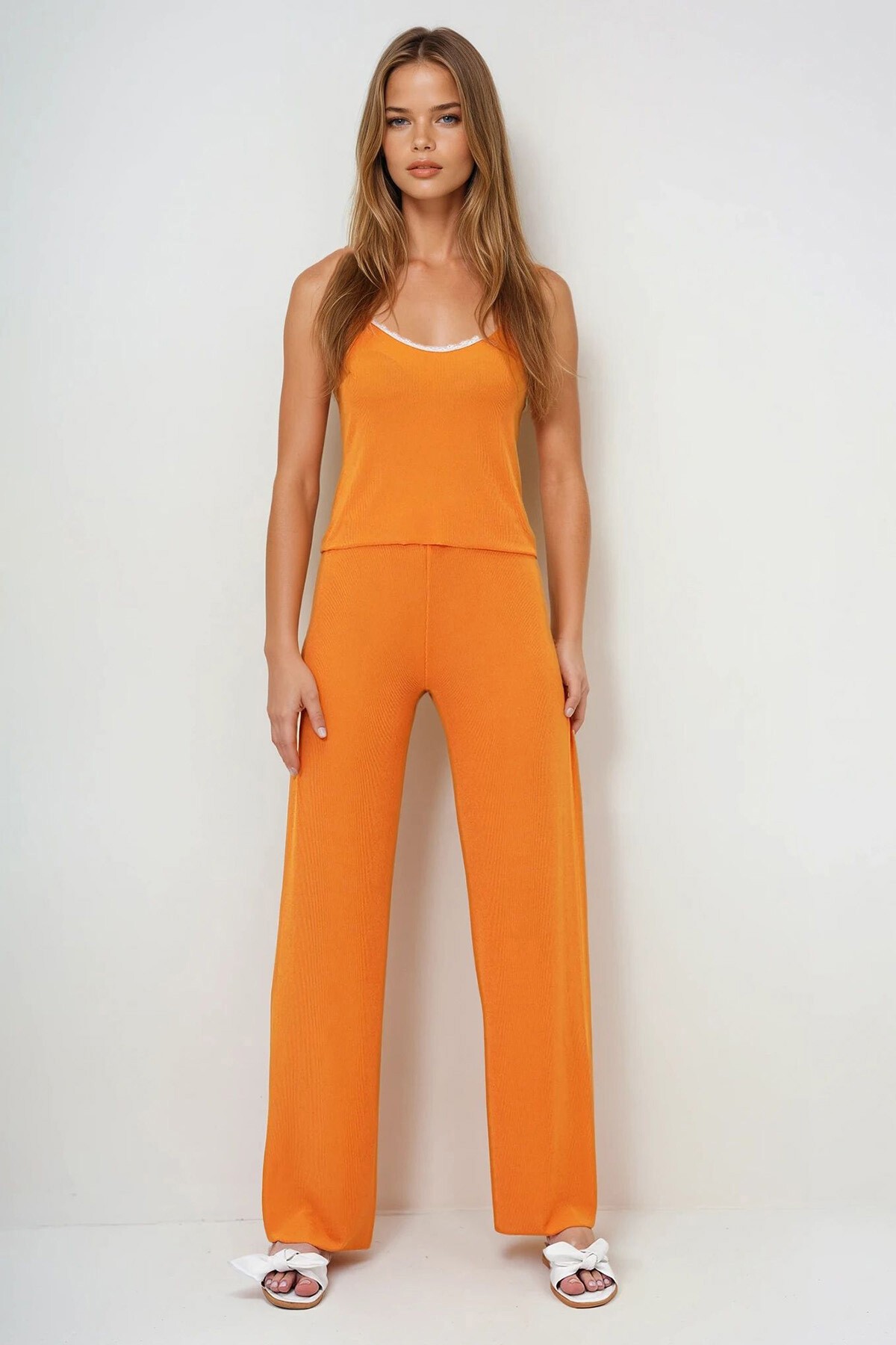 Turuncu İp Askılı Dantel Detaylı Bluz, Şort Ve Pantolonlu 3 Lü Set Pijama Takımı