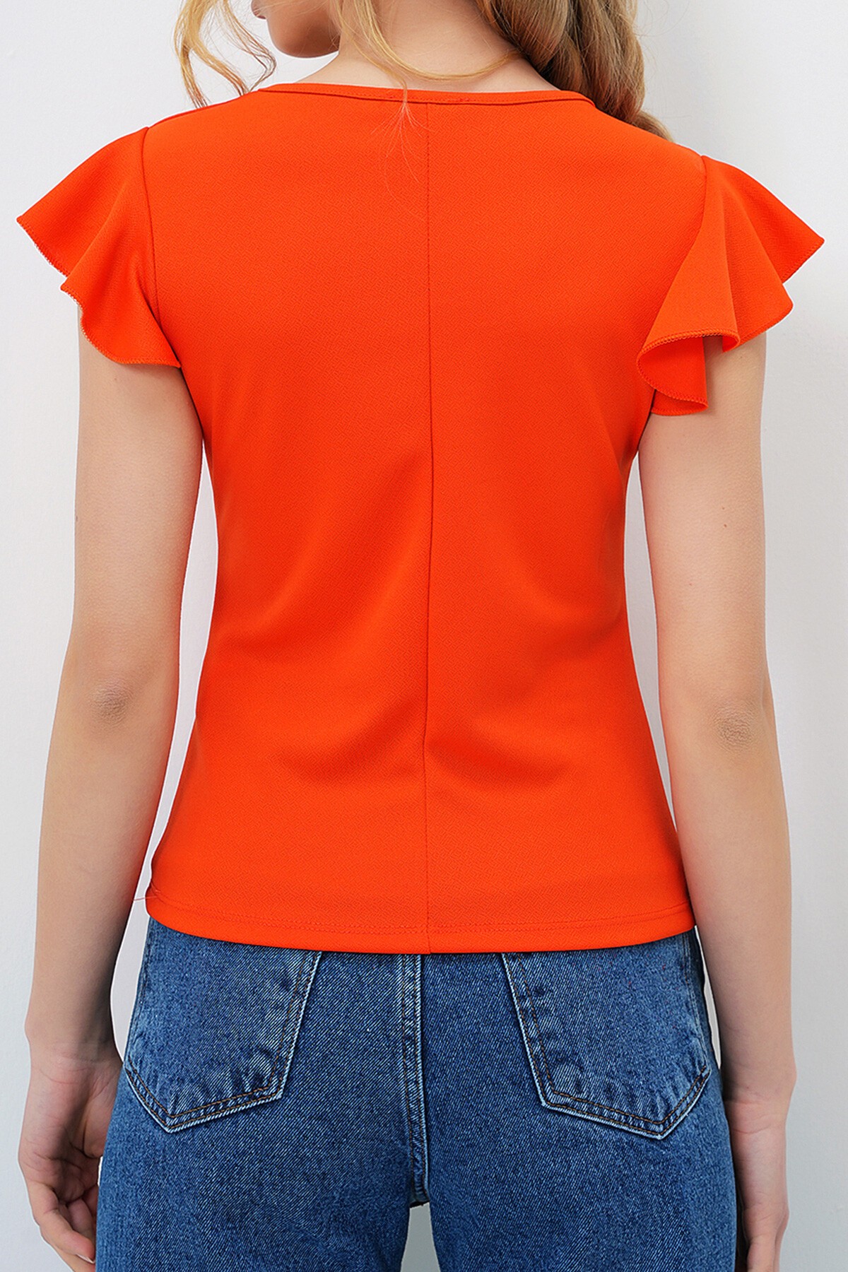 Turuncu Kalp Yaka Omuzları Fırfırlı Büzgü Detaylı Örme Krep Bluz