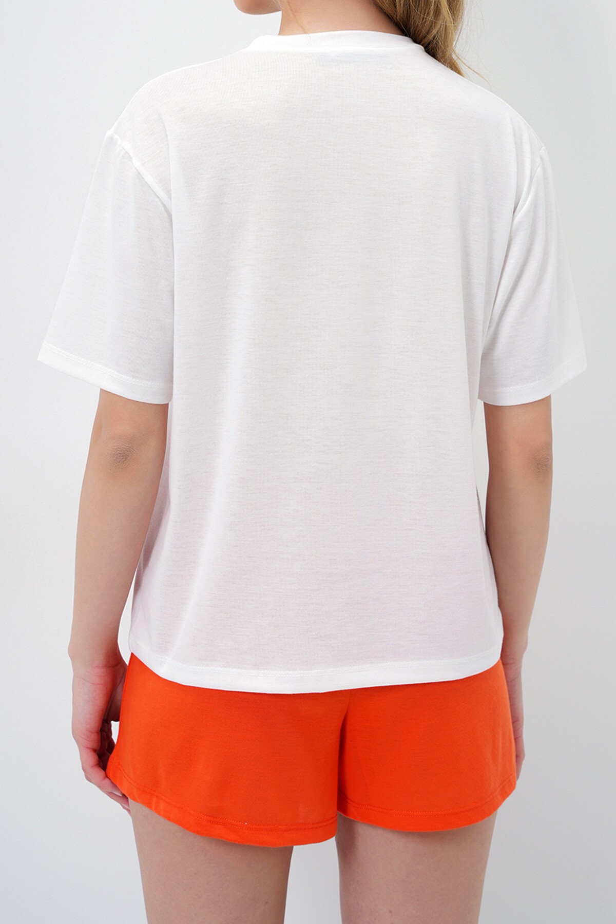 Turuncu Önü Yazı Baskılı Pamuklu Basic T Shırt Ve Şortlu Penye Alt Üst Takım
